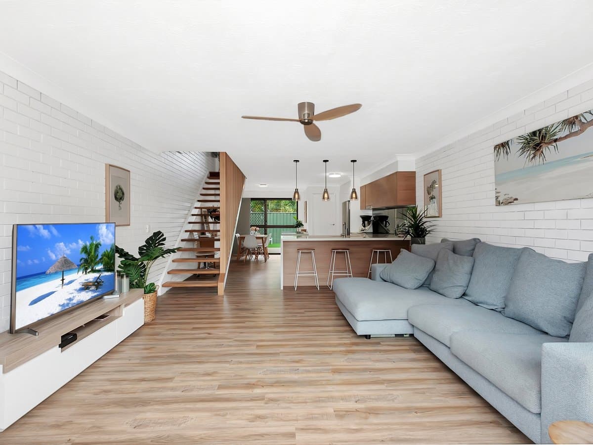 26/105 Christine Avenue, BURLEIGH WATERS QLD 4220, Burleigh Waters - Thumbnail 2