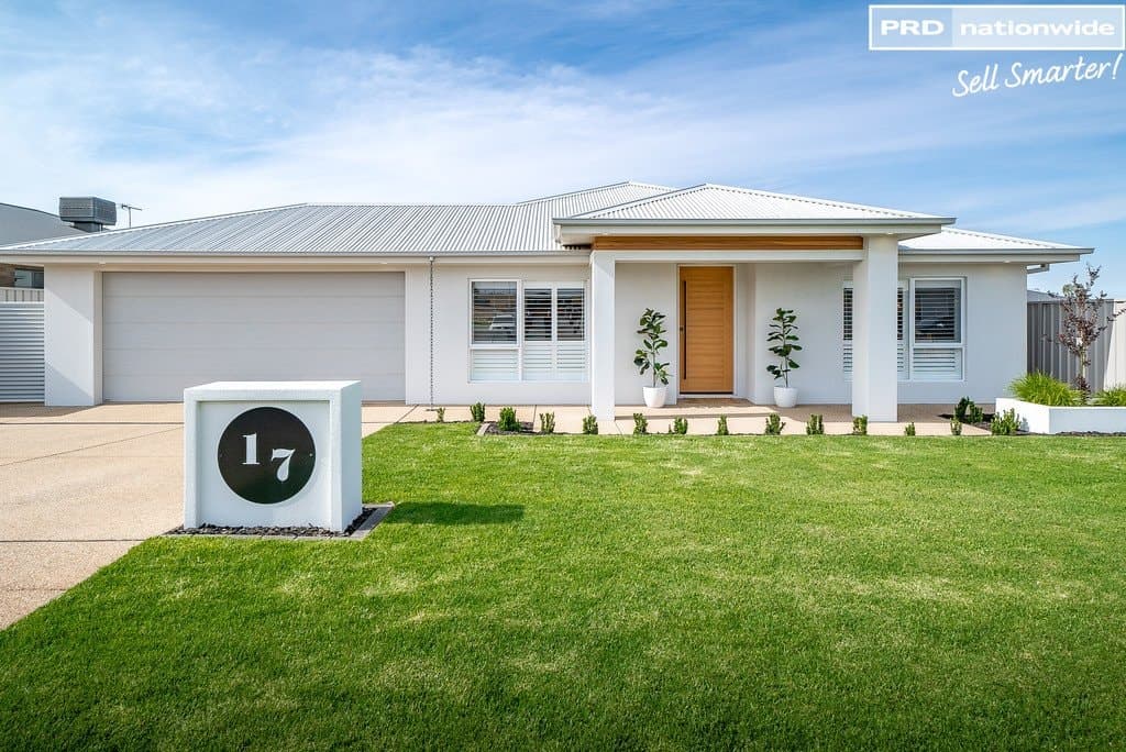 17 Wiveon Street, GOBBAGOMBALIN NSW 2650, Gobbagombalin - Image 1