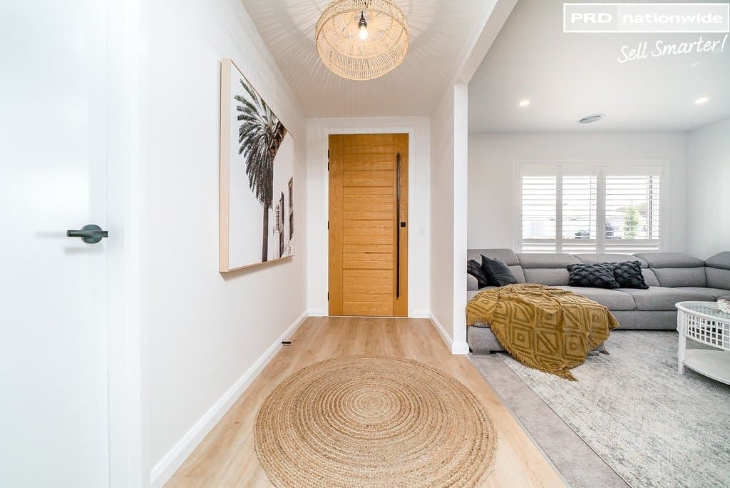 17 Wiveon Street, GOBBAGOMBALIN NSW 2650, Gobbagombalin - Thumbnail 2