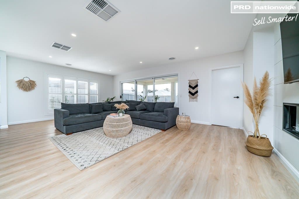 17 Wiveon Street, GOBBAGOMBALIN NSW 2650, Gobbagombalin - Thumbnail 5