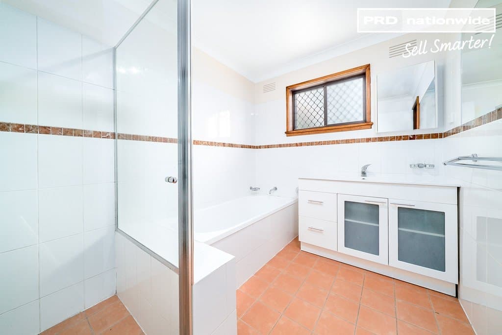 26 Balmoral Crescent, LAKE ALBERT NSW 2650, Lake Albert - Thumbnail 7