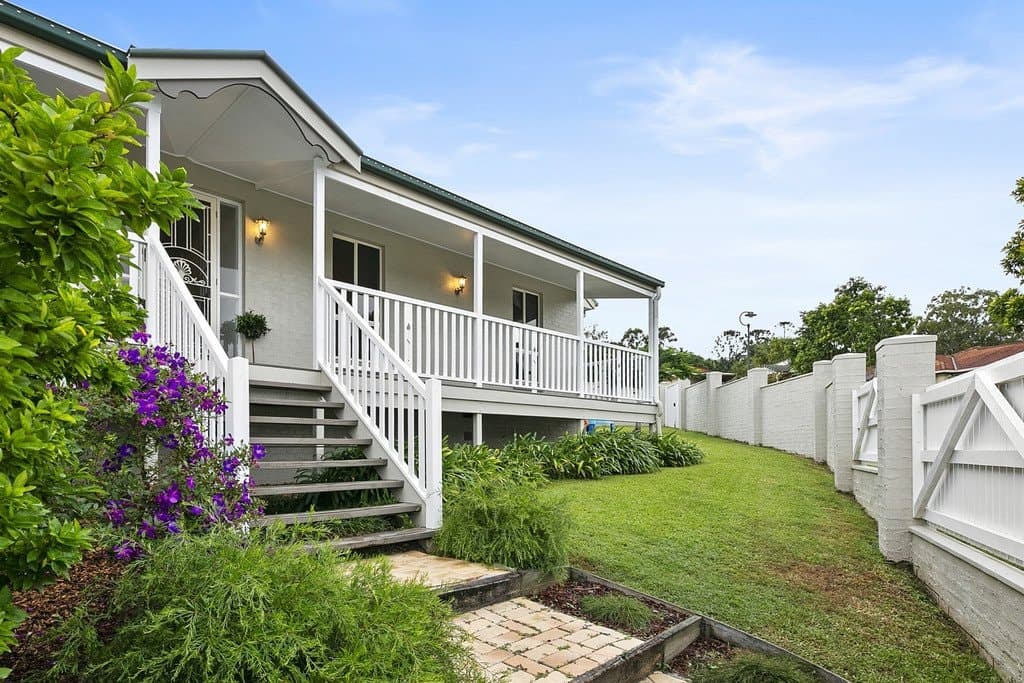 22 Tipuana Drive, ELANORA QLD 4221, Elanora - Thumbnail 3