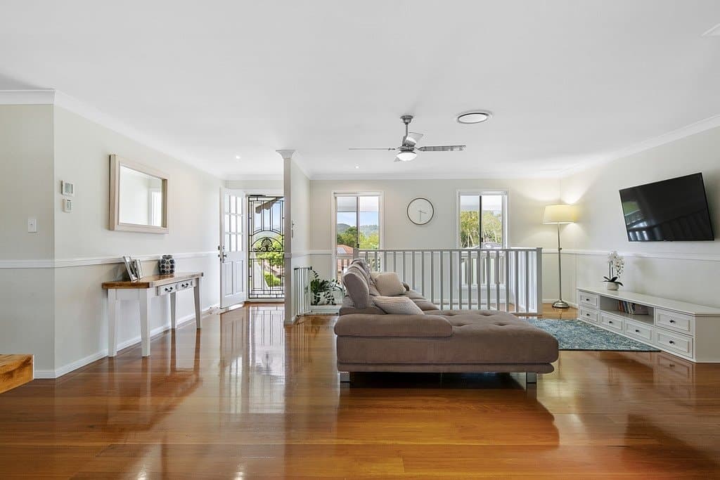 22 Tipuana Drive, ELANORA QLD 4221, Elanora - Thumbnail 6