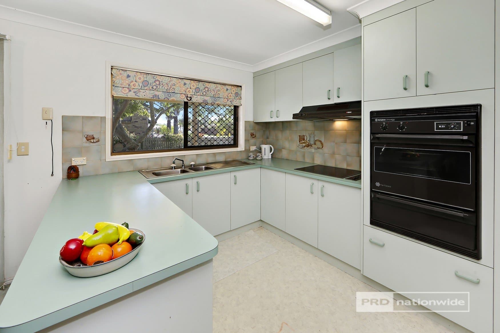 37
                Drummond
                Street
            
            
            
            urangan
            
            
            QLD,
            4655, Urangan - Thumbnail 8