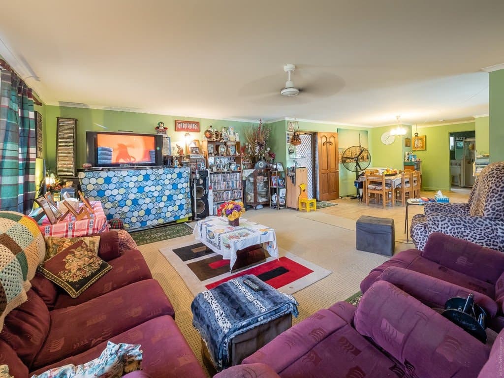 4
                Debra
                Court
            
            
            
            urangan
            
            
            QLD,
            4655, Urangan - Thumbnail 3