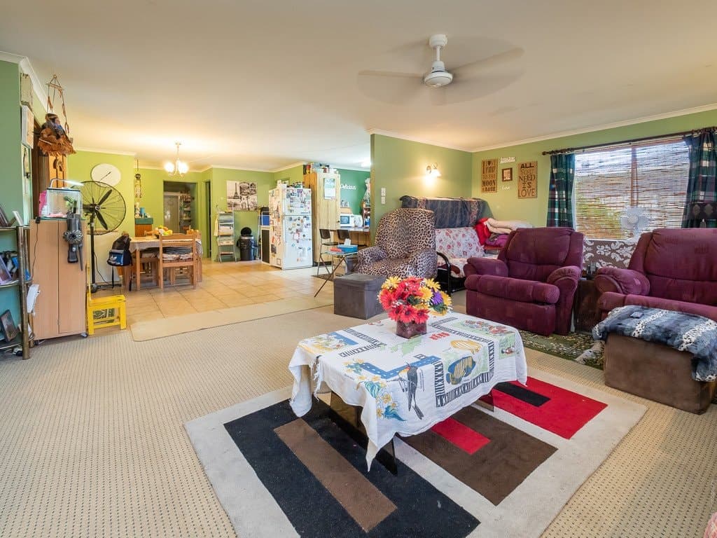 4
                Debra
                Court
            
            
            
            urangan
            
            
            QLD,
            4655, Urangan - Thumbnail 4