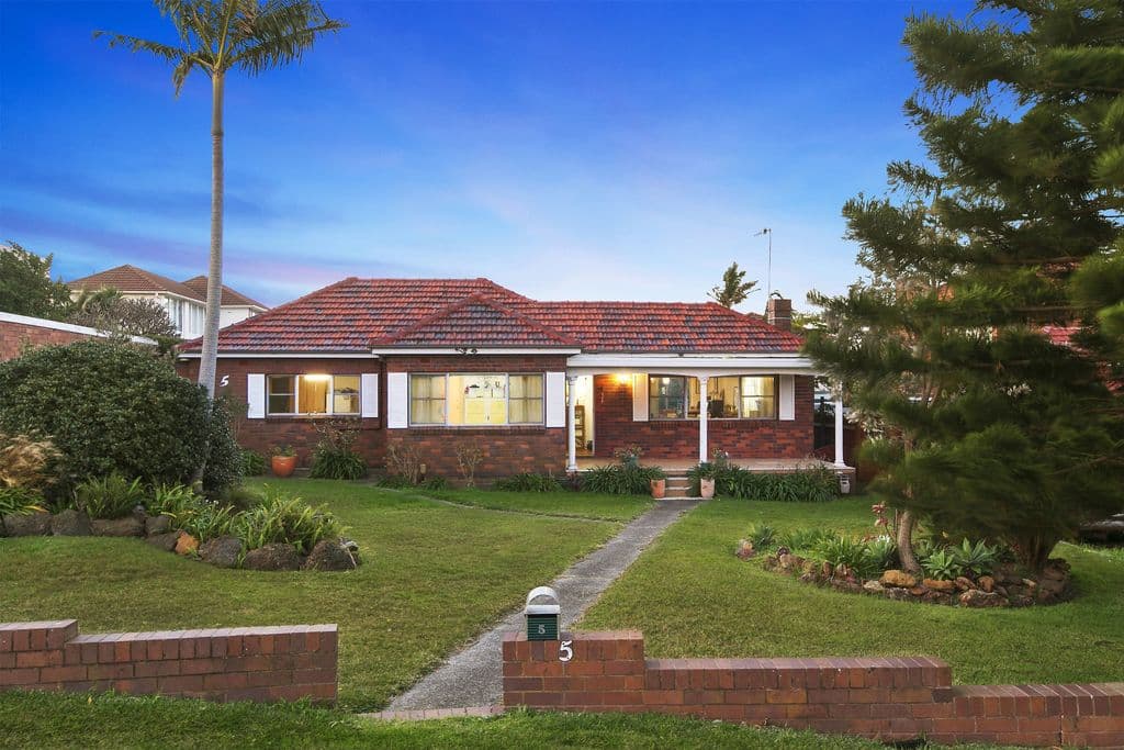 5 Ian Avenue, North Curl Curl - Image 1