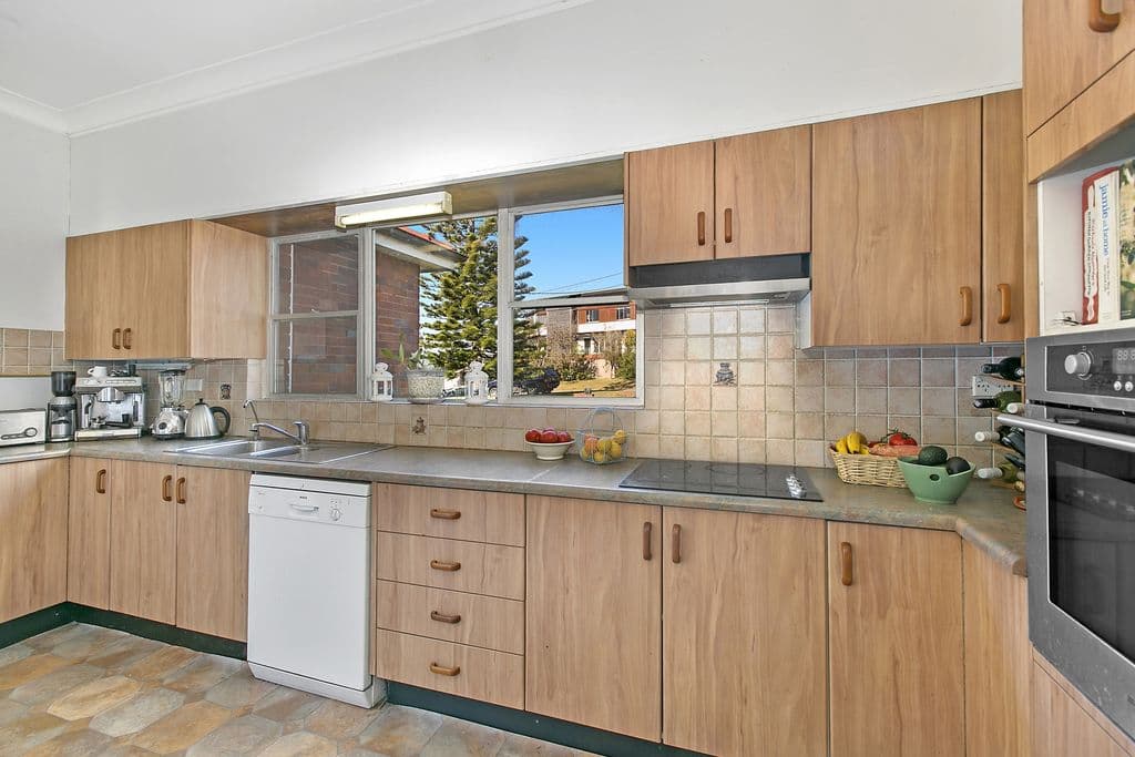 5 Ian Avenue, North Curl Curl - Thumbnail 4