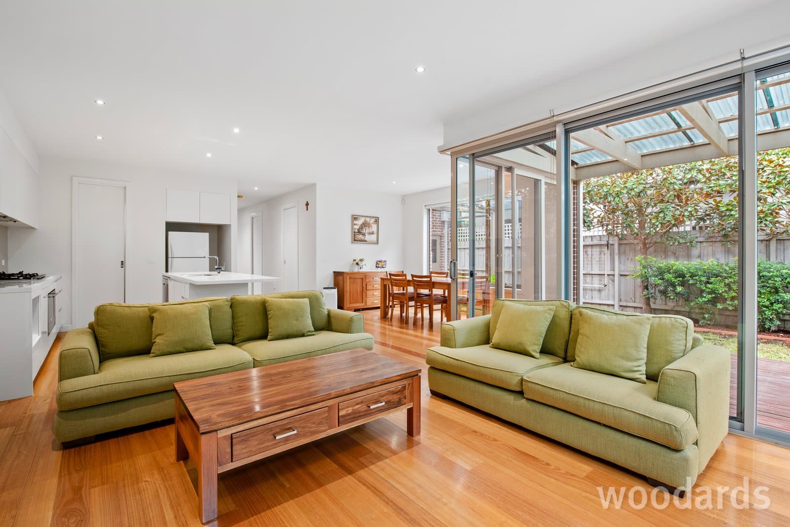 8B Roselyn Crescent, Bentleigh East - Thumbnail 2
