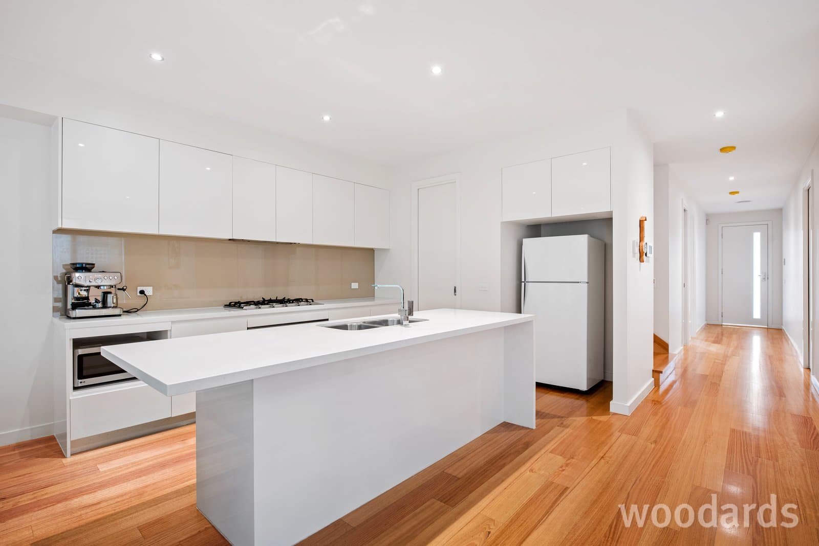 8B Roselyn Crescent, Bentleigh East - Thumbnail 4