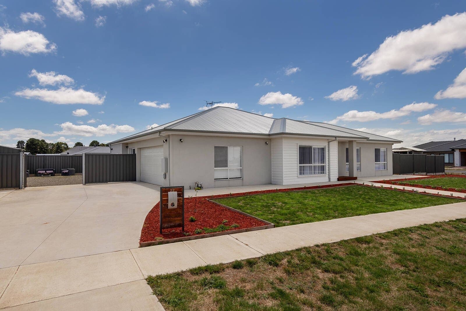 22 Maple Drive, Romsey - Image 1