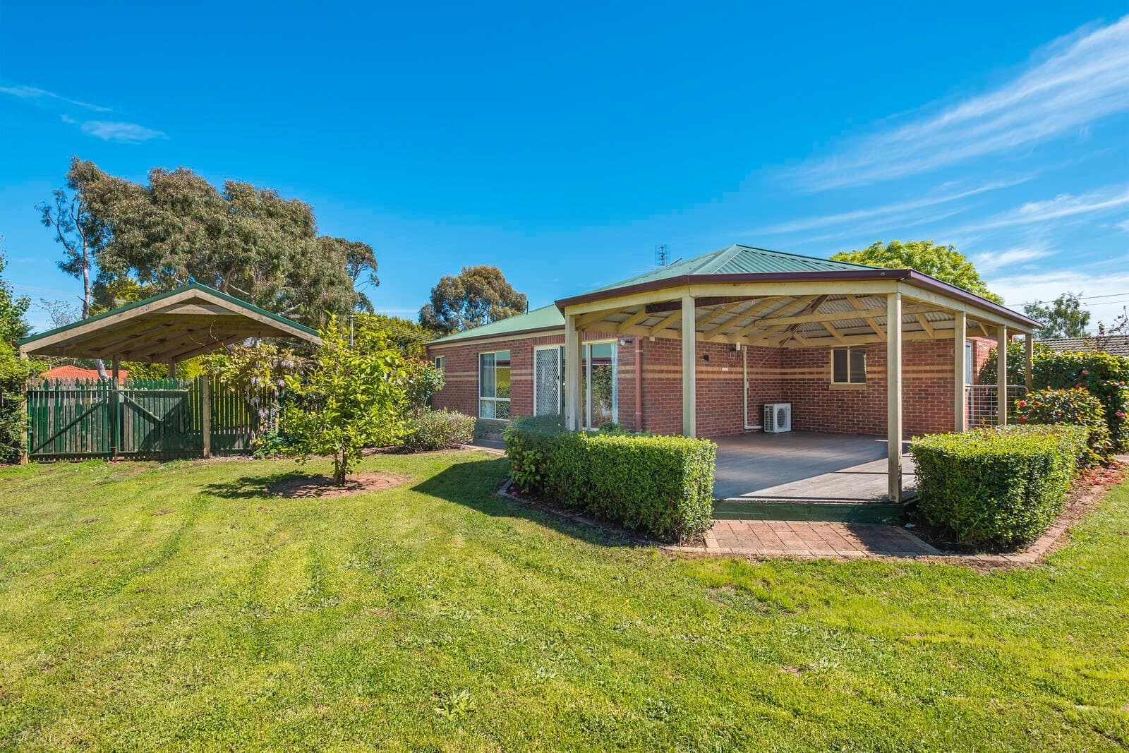 1 Pine Close, Woodend - Thumbnail 3