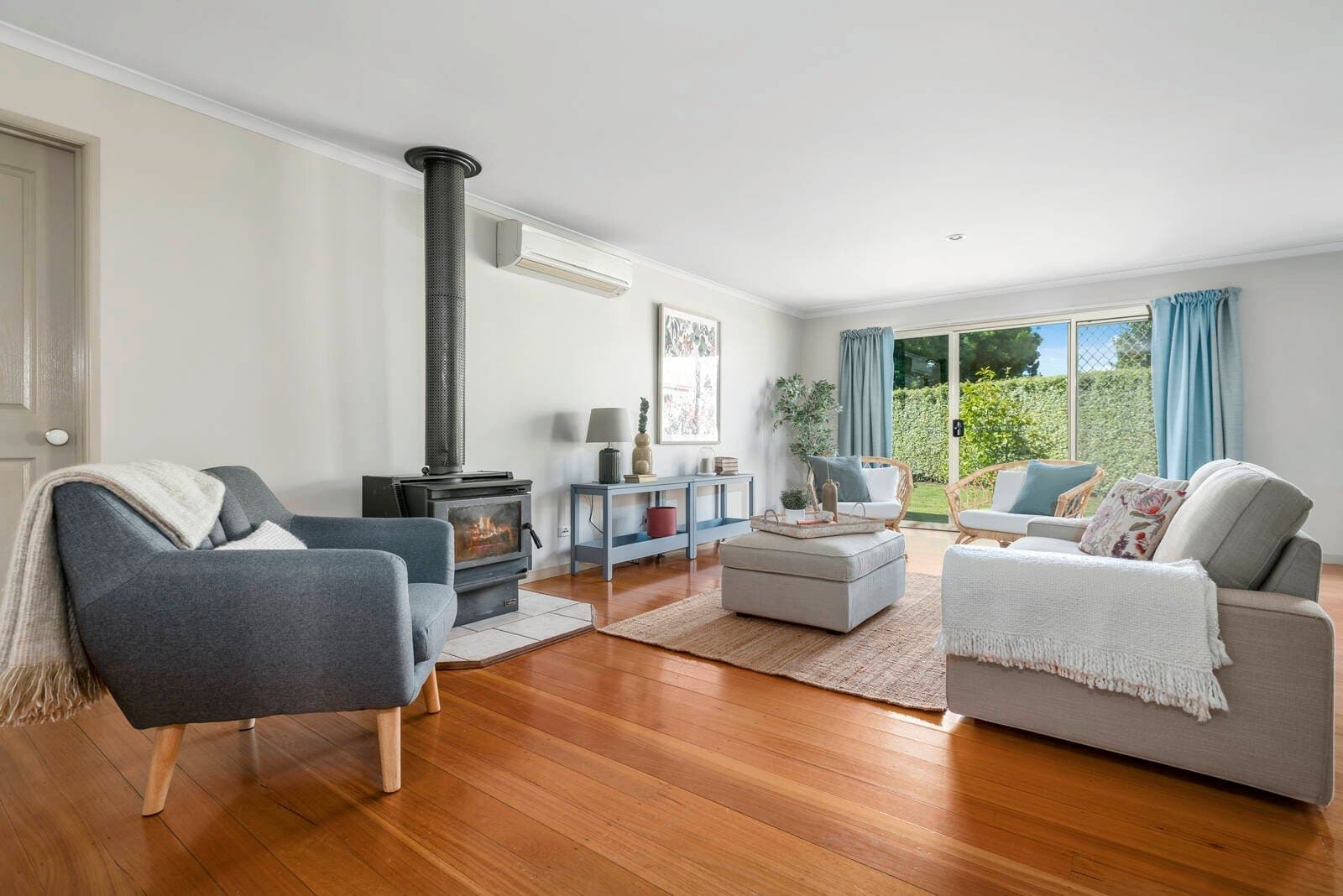 1 Pine Close, Woodend - Thumbnail 4