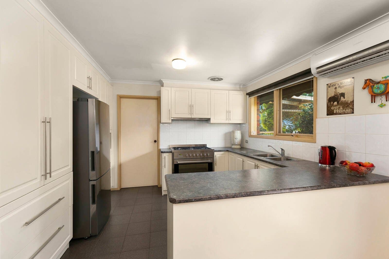 243 Avenue Of Honour Avenue, Woodend North - Thumbnail 5