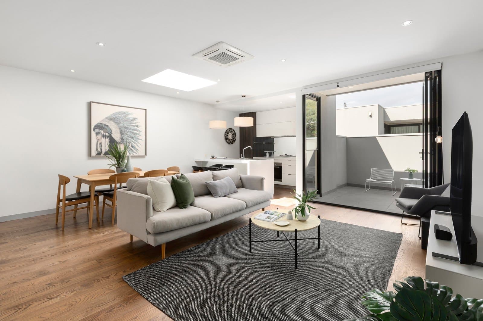 2 McMicken Lane, Prahran - Thumbnail 2