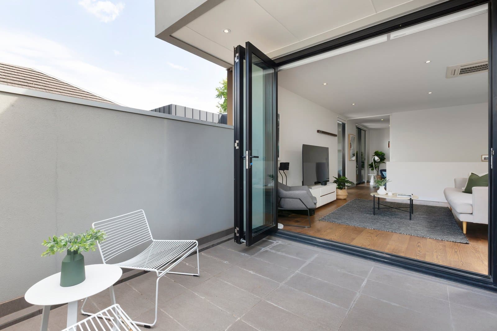 2 McMicken Lane, Prahran - Thumbnail 8