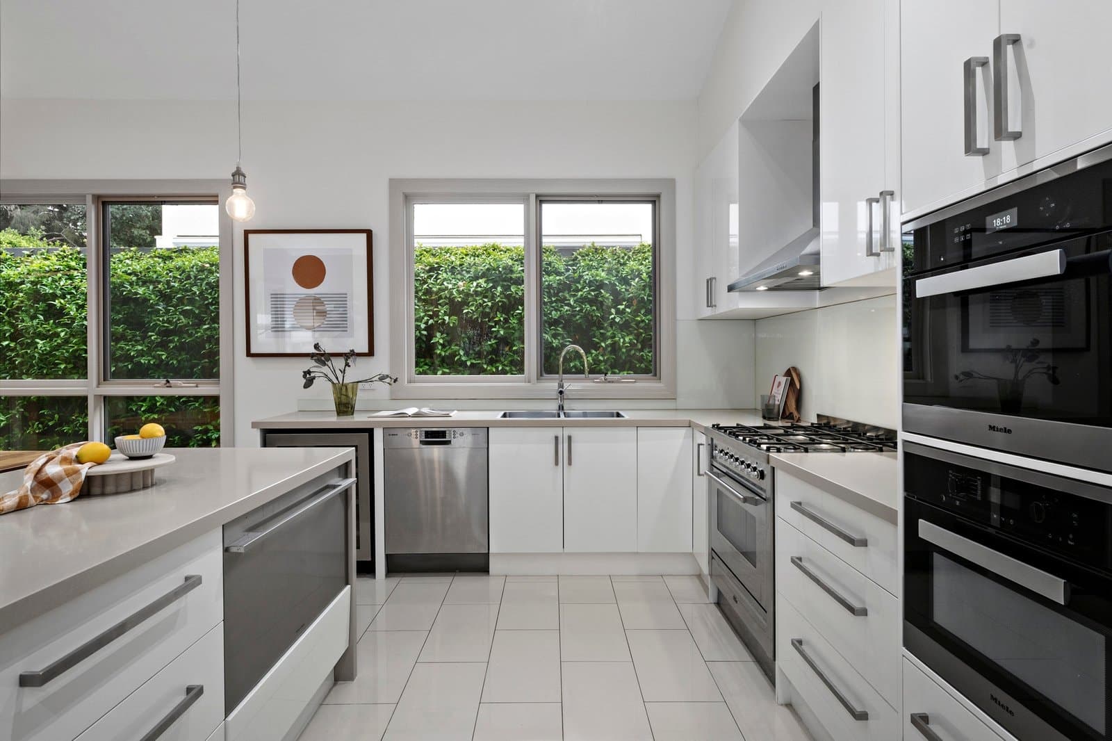 24 Rothesay Avenue, Elwood - Thumbnail 4