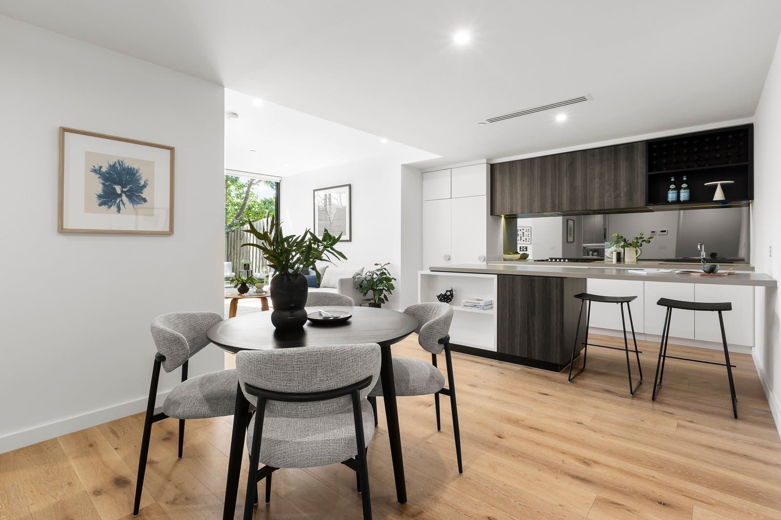 2/1528 Malvern Road, Glen Iris - Thumbnail 4