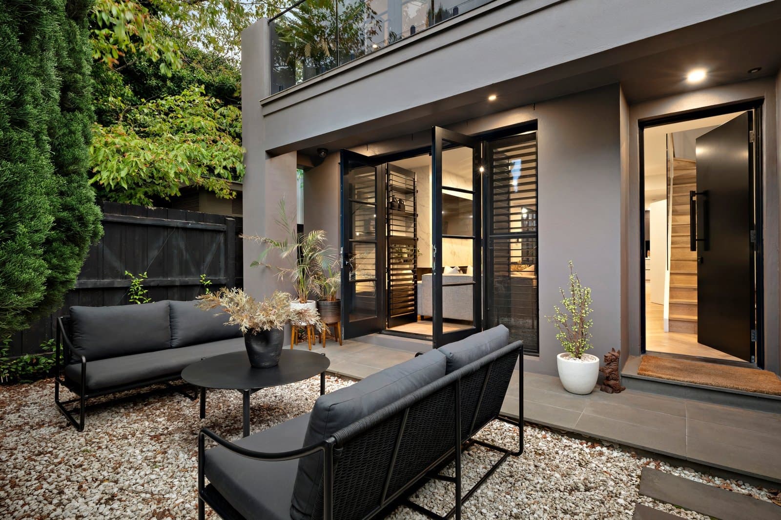 1/53 Cromwell Road, South Yarra - Thumbnail 2