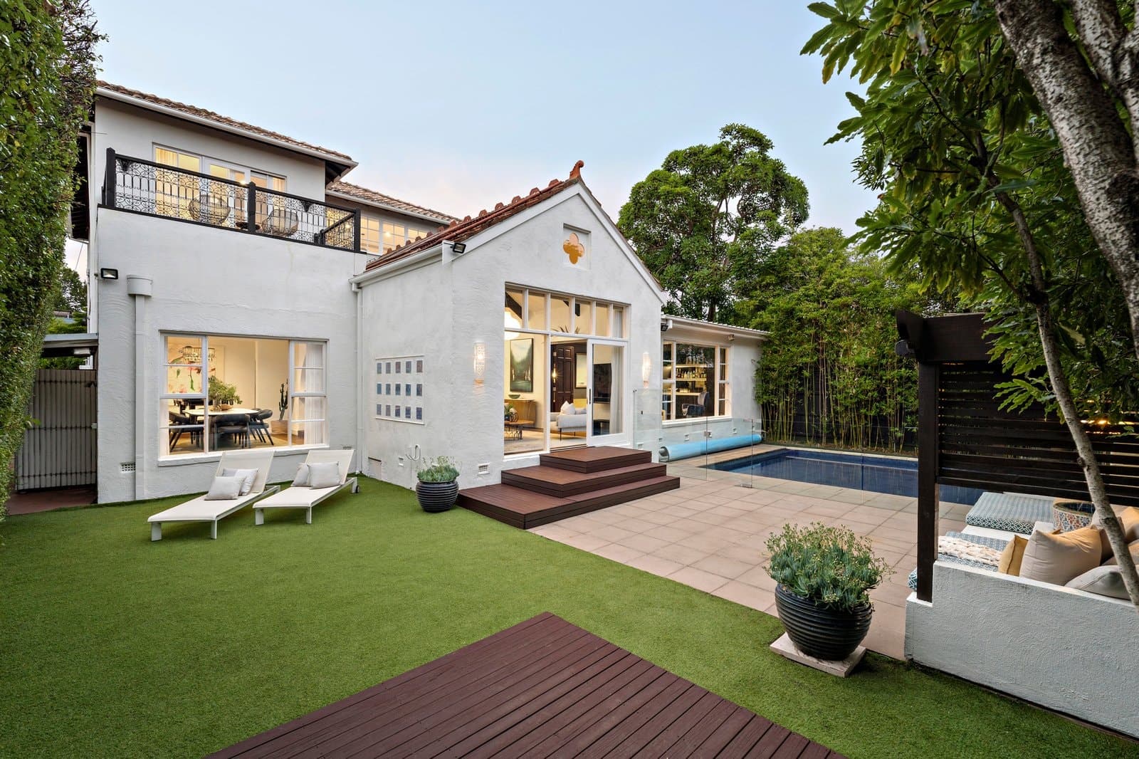 8 Nyora Grove, Caulfield North - Thumbnail 2