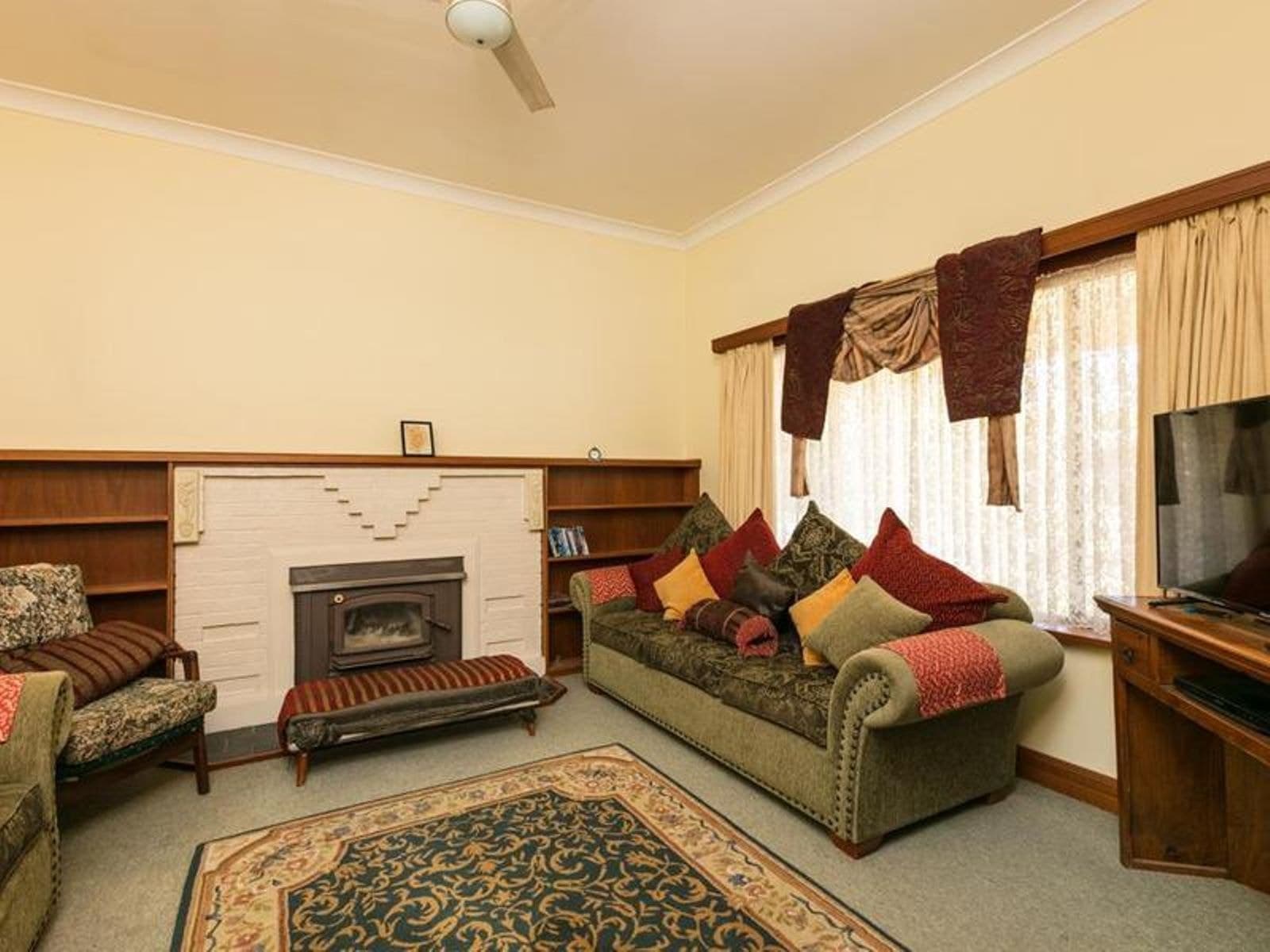 2 Cedar Avenue, Mildura - Thumbnail 2