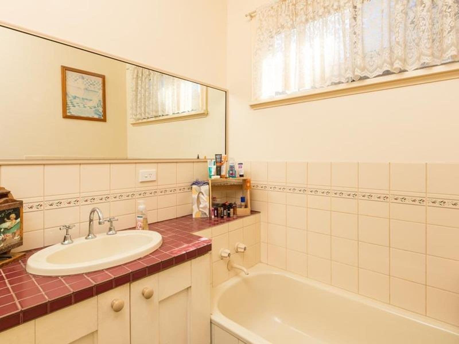 2 Cedar Avenue, Mildura - Thumbnail 8
