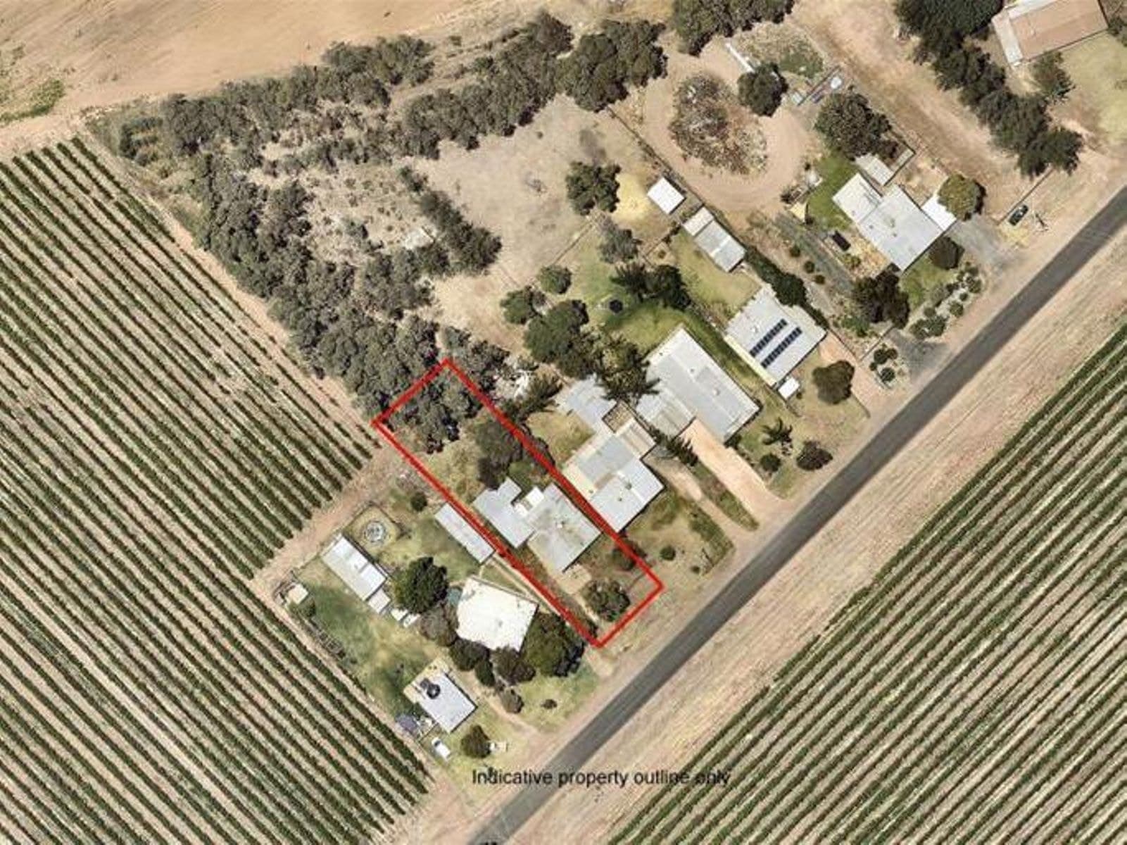 215 Sandilong Avenue, Nichols Point - Image 1