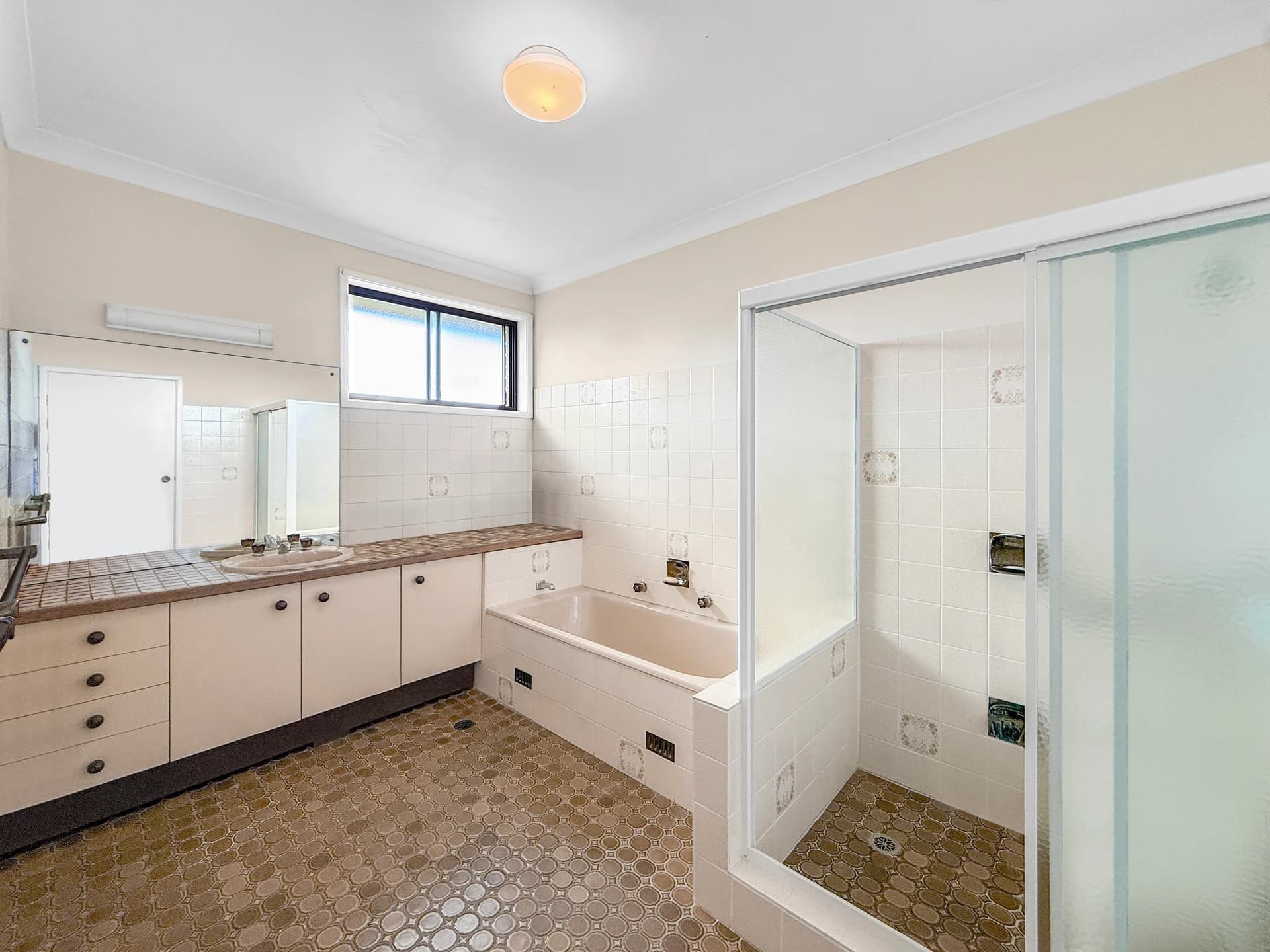 186 Mount Keira Road, MOUNT KEIRA NSW 2500, Mount Keira - Thumbnail 2