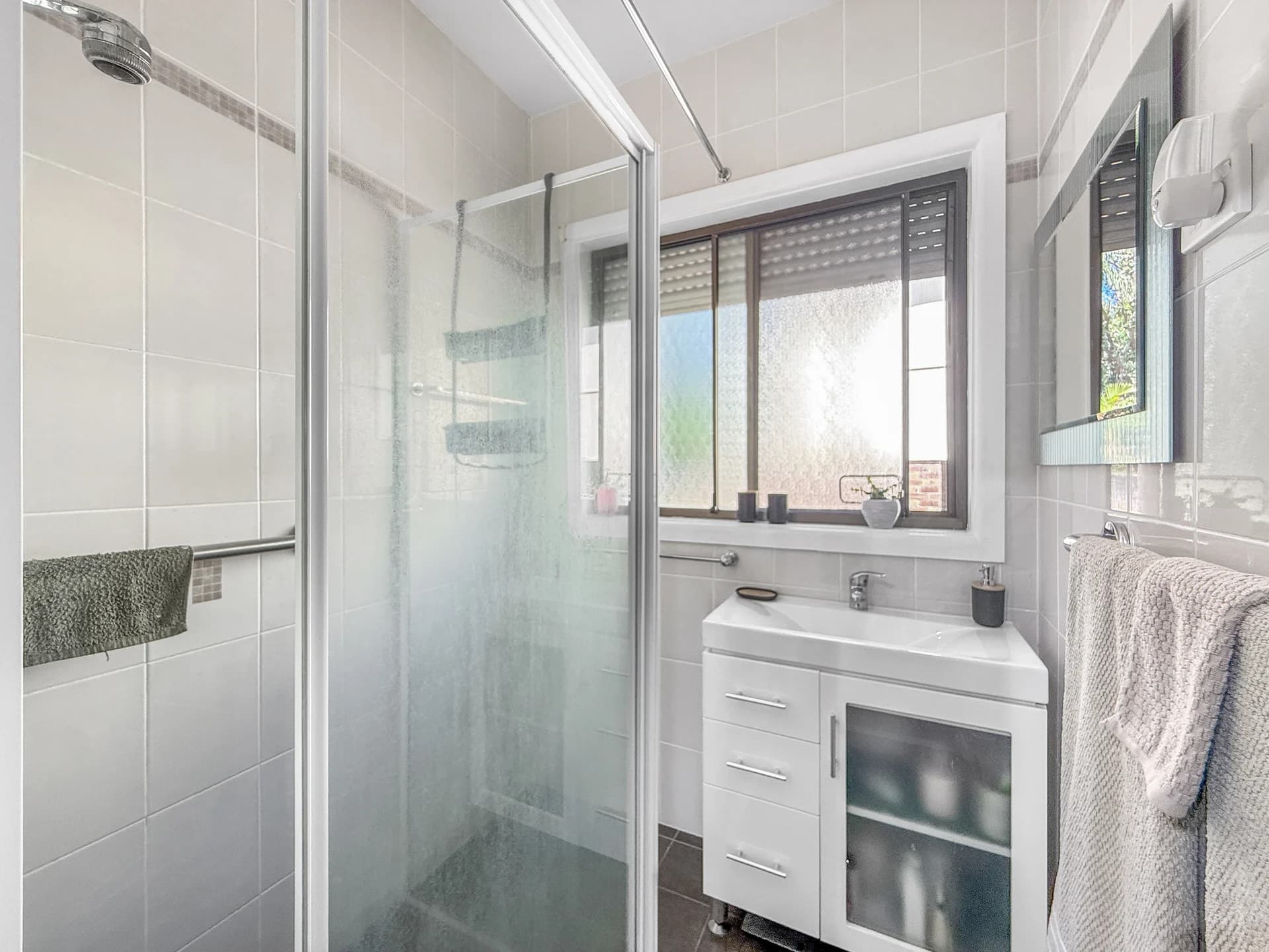 35 Jenkins Street, UNANDERRA NSW 2526, Unanderra - Thumbnail 3