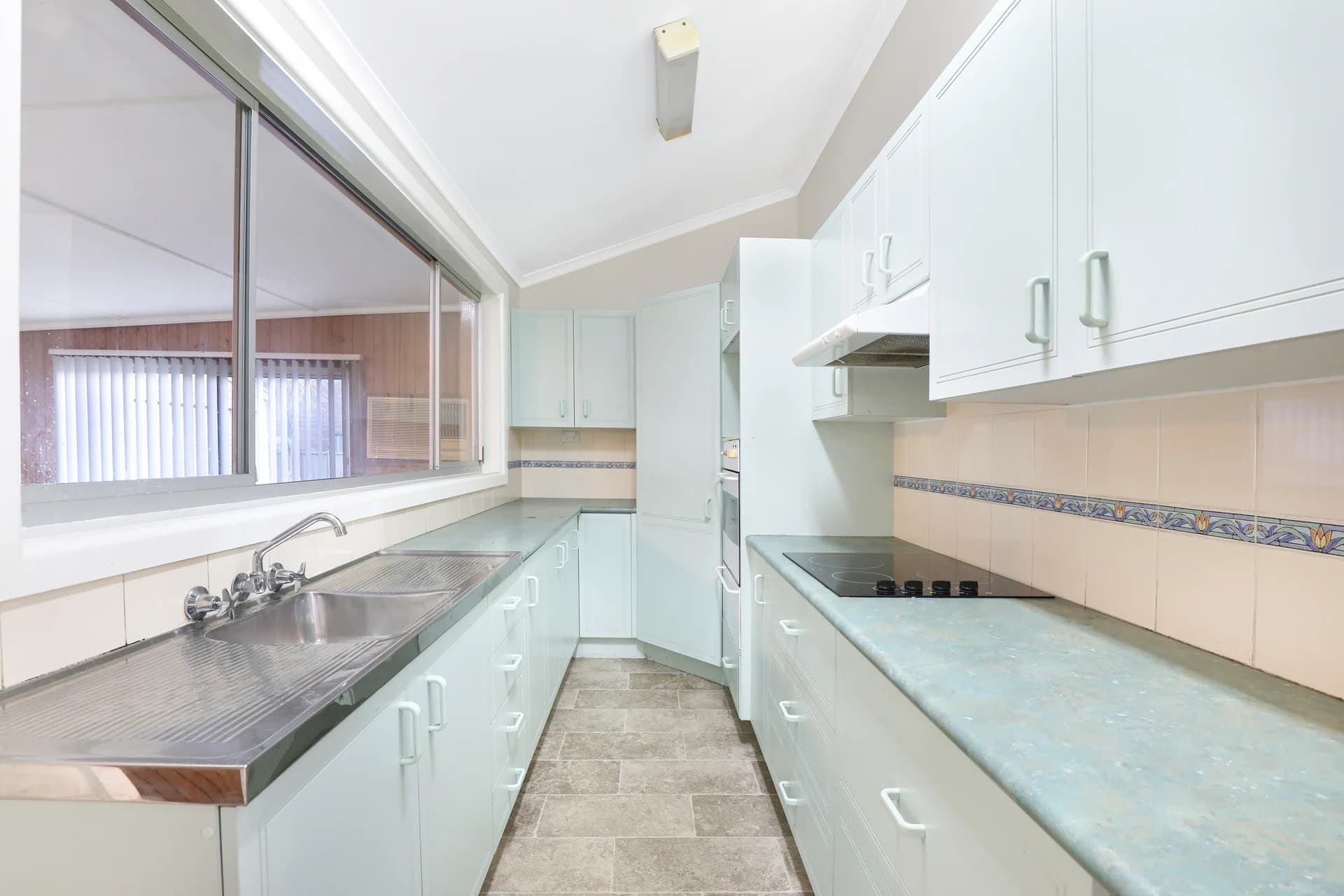 32 Princes Highway, UNANDERRA NSW 2526, Unanderra - Image 1