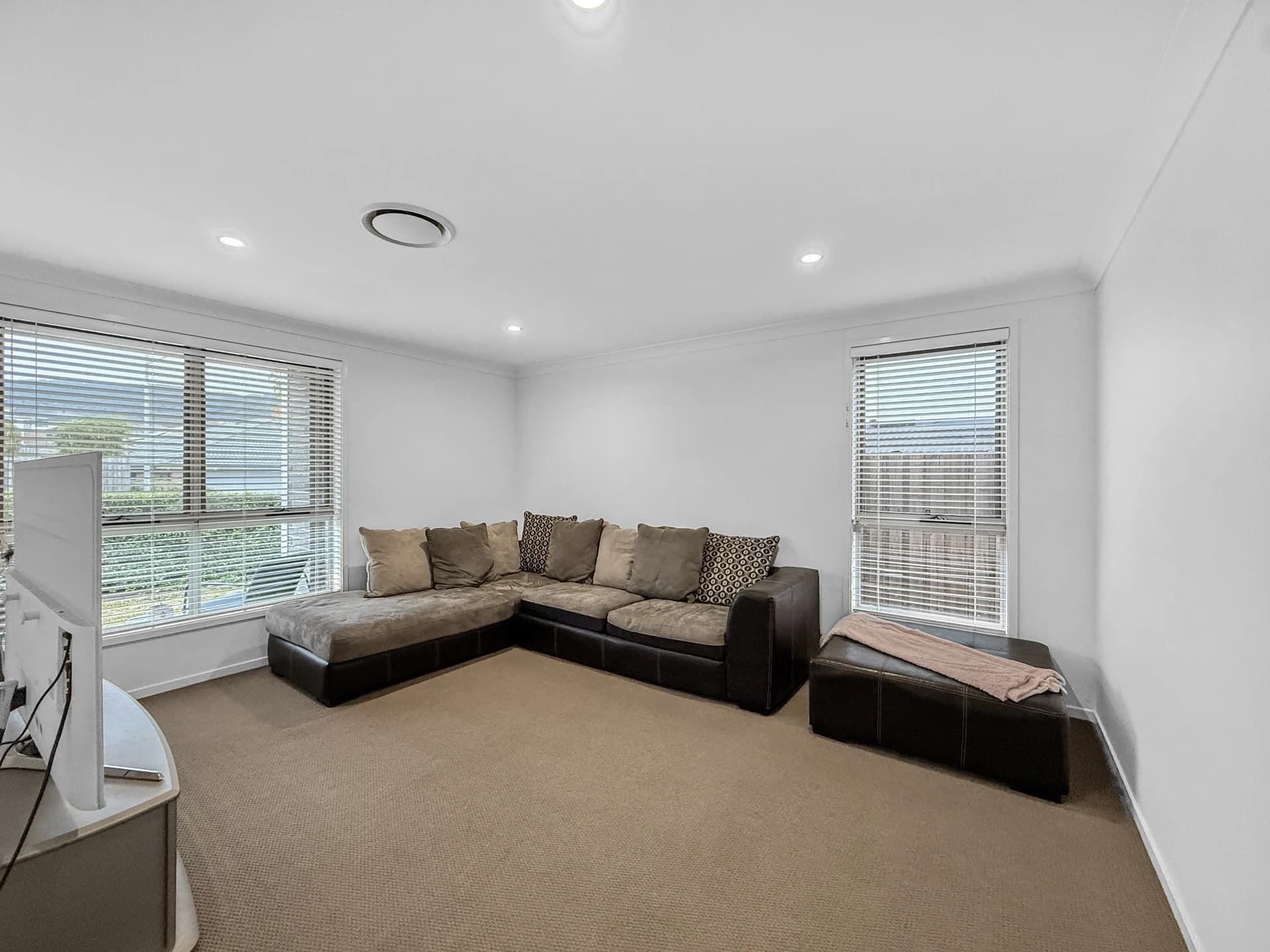 6 Bendalong Street, TULLIMBAR NSW 2527, Tullimbar - Thumbnail 3