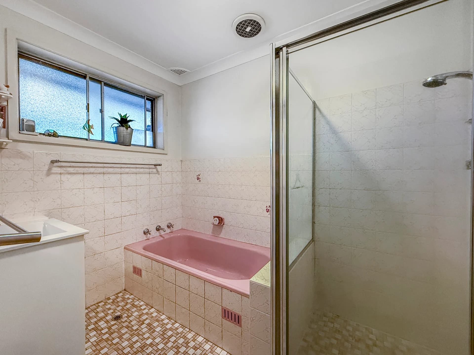 12 Grafton Avenue, FIGTREE NSW 2525, Figtree - Thumbnail 3