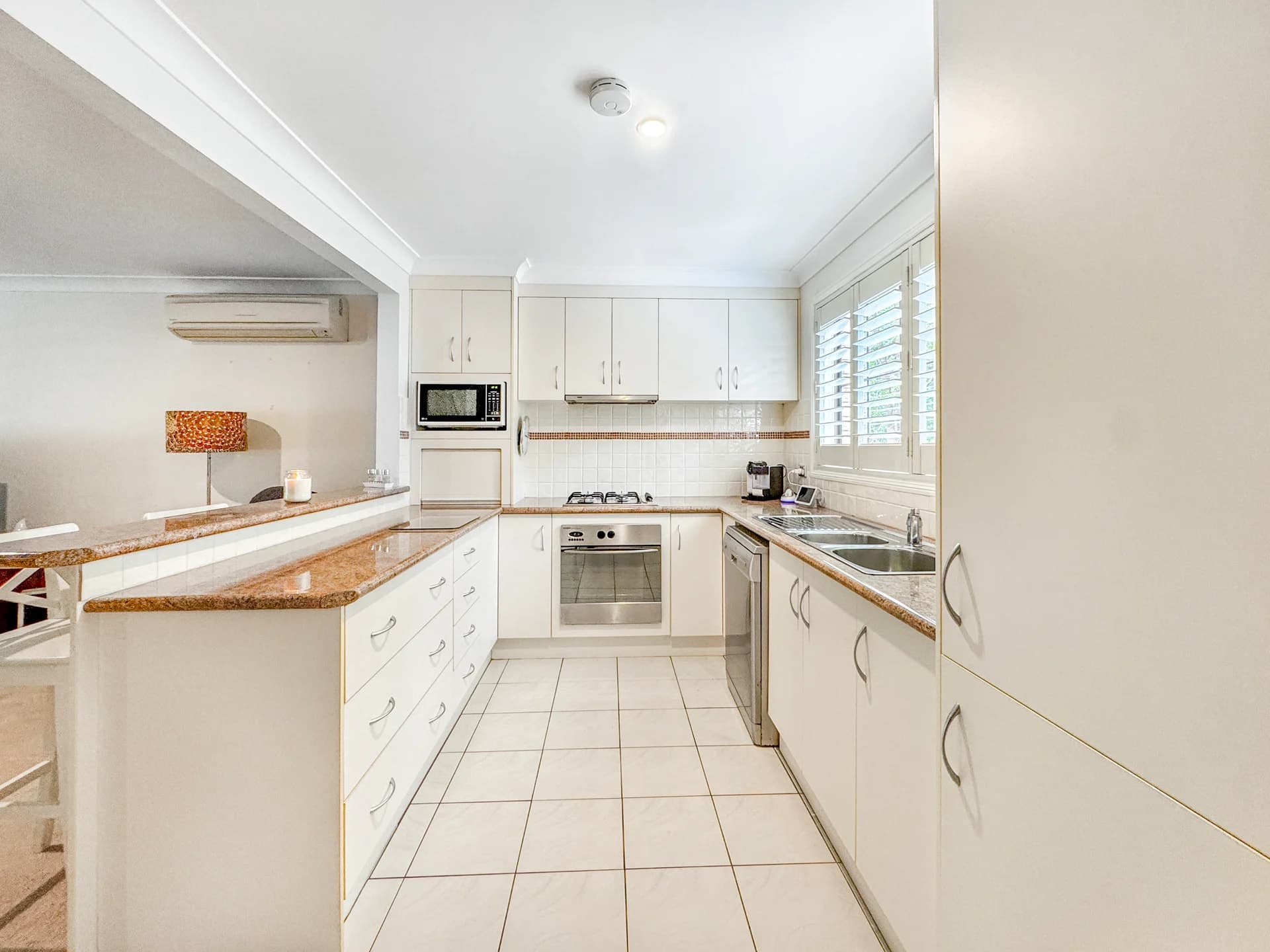 2/46 Cummins Street, UNANDERRA NSW 2526, Unanderra - Image 1