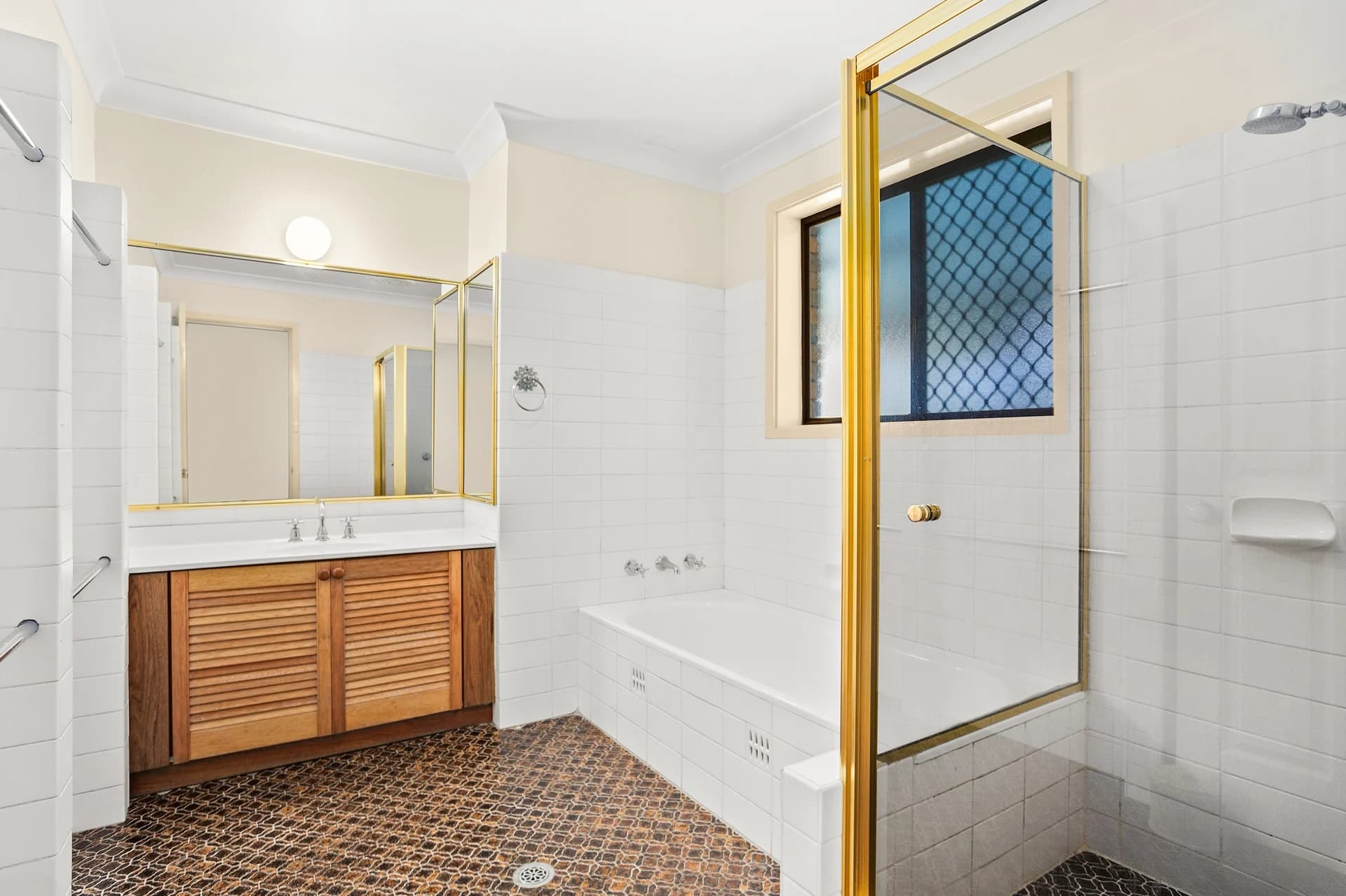 16 Gellatly Avenue, FIGTREE NSW 2525, Figtree - Thumbnail 4