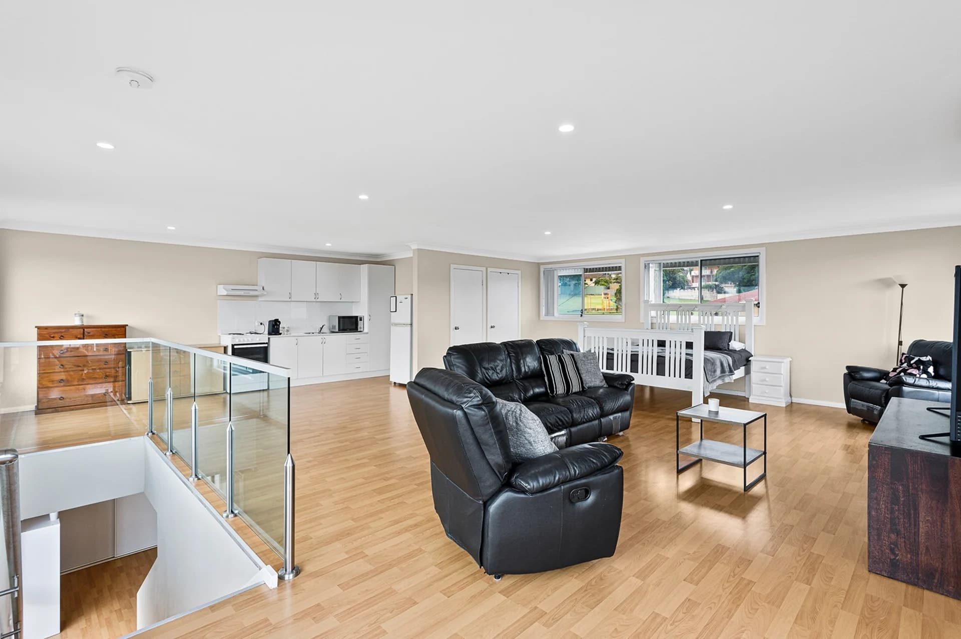 20 Avery Avenue, MOUNT WARRIGAL NSW 2528, Mount Warrigal - Thumbnail 3