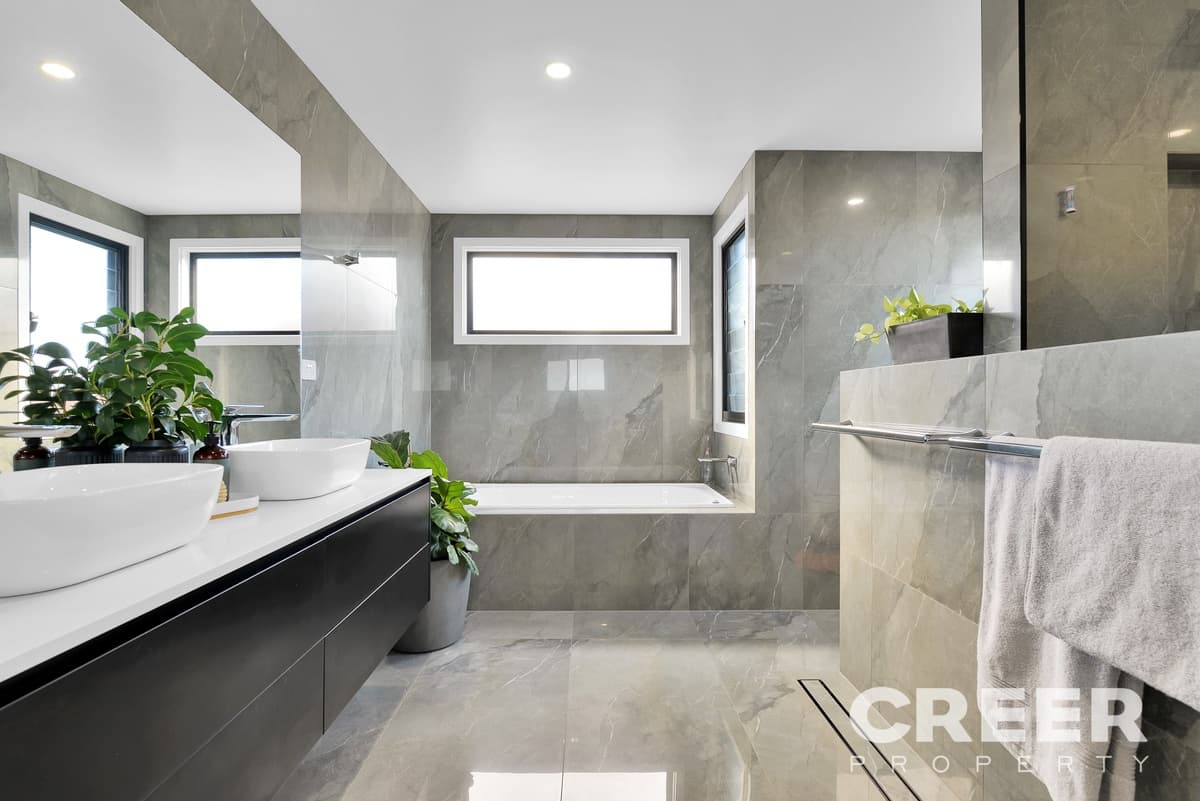 11 Kalinda Parade, CHARLESTOWN, Charlestown - Image 1
