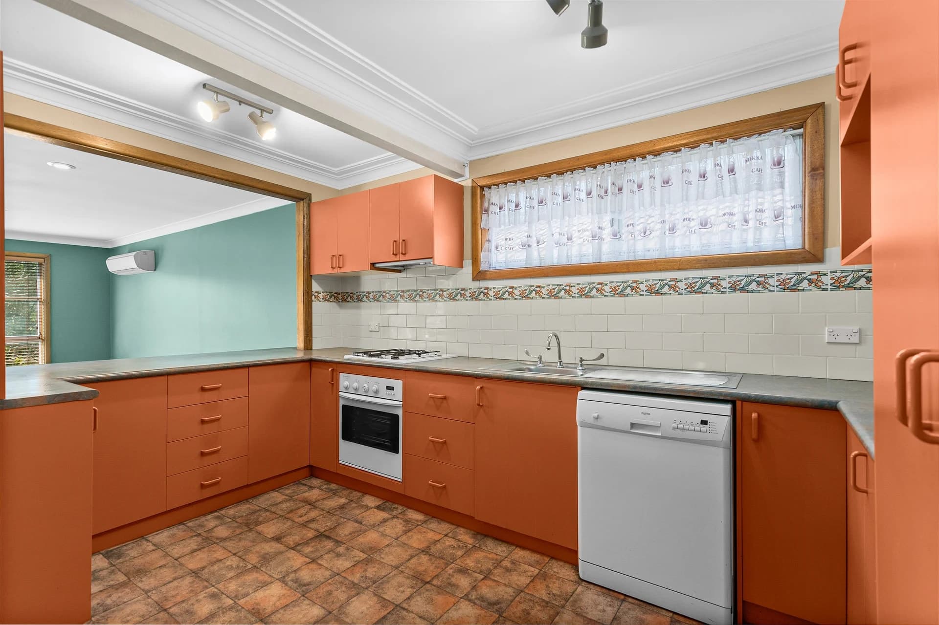 8 Leigh Crescent, UNANDERRA NSW 2526, Unanderra - Thumbnail 8
