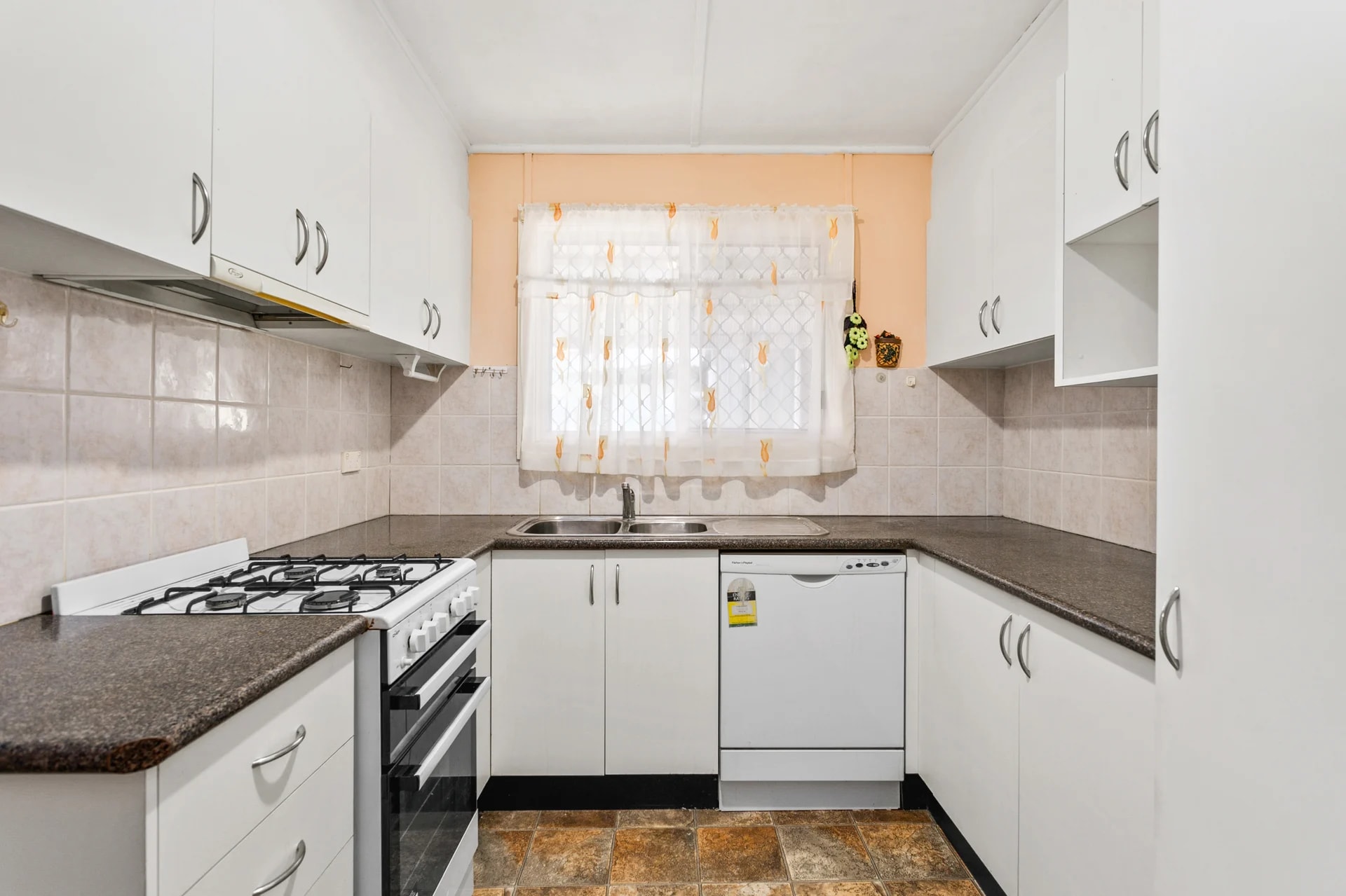 8 Denison Street, WOLLONGONG NSW 2500, Wollongong - Thumbnail 2