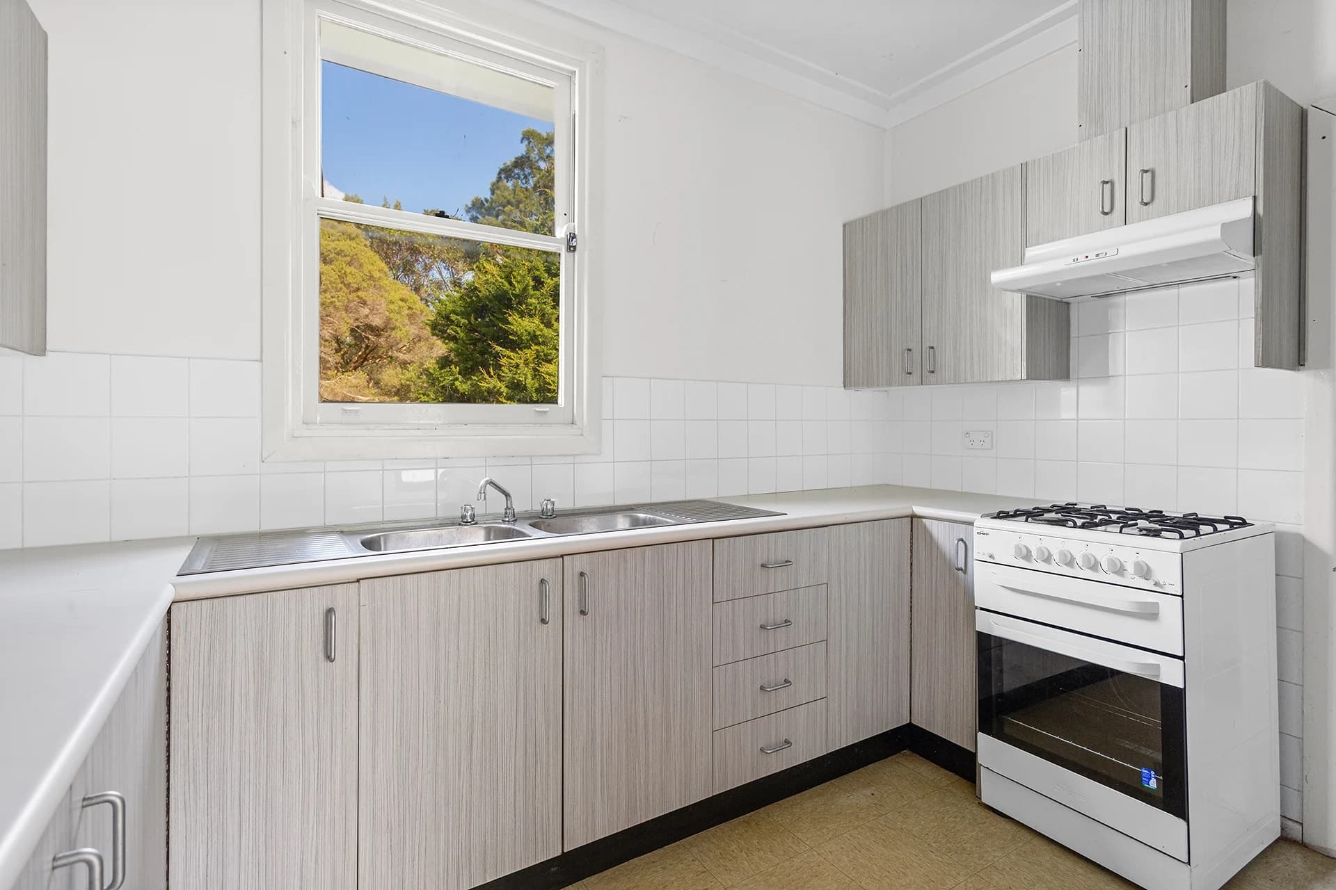 51 Maynes Parade, UNANDERRA NSW 2526, Unanderra - Image 1