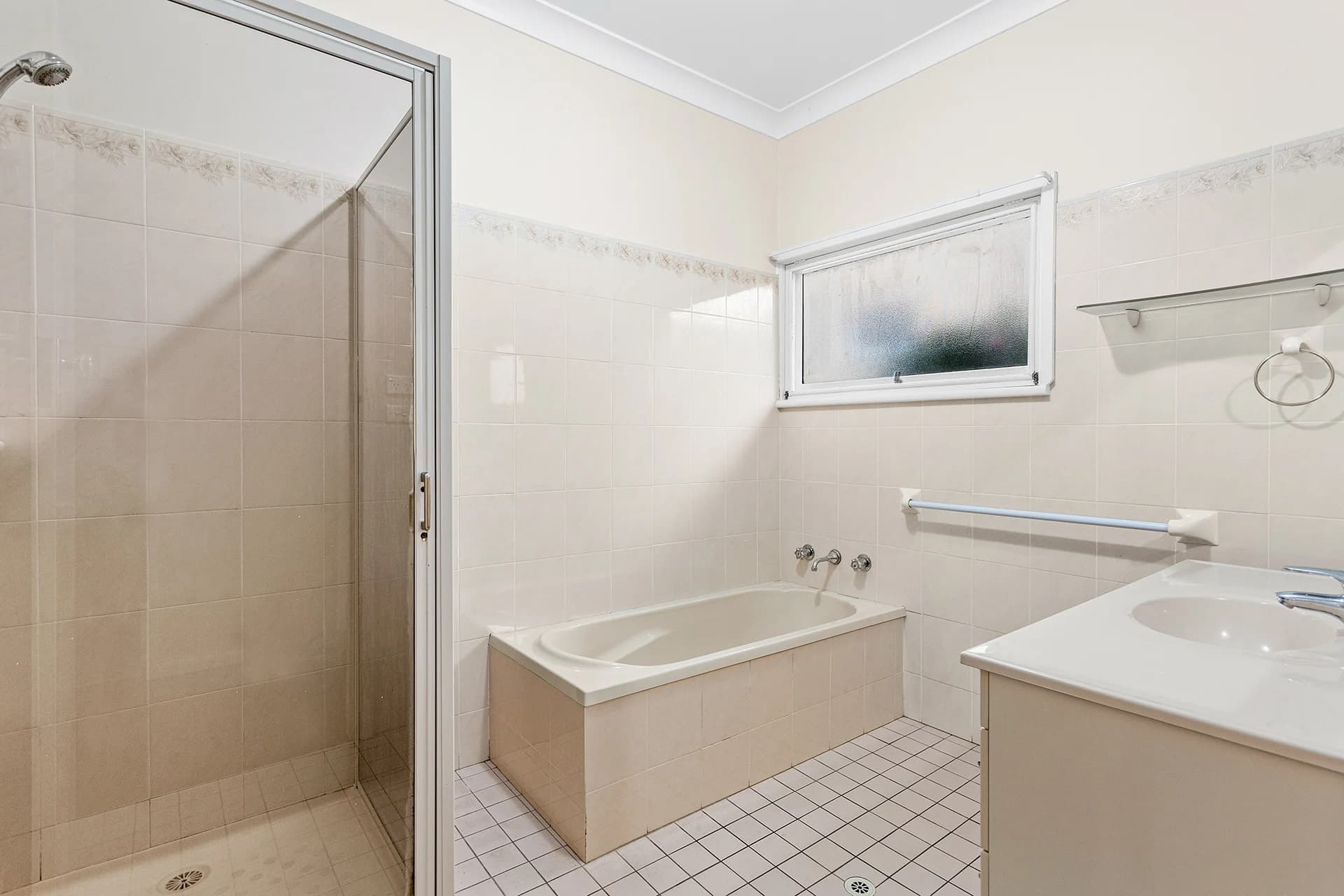 11 Elizabeth Street, MANGERTON NSW 2500, Mangerton - Thumbnail 4
