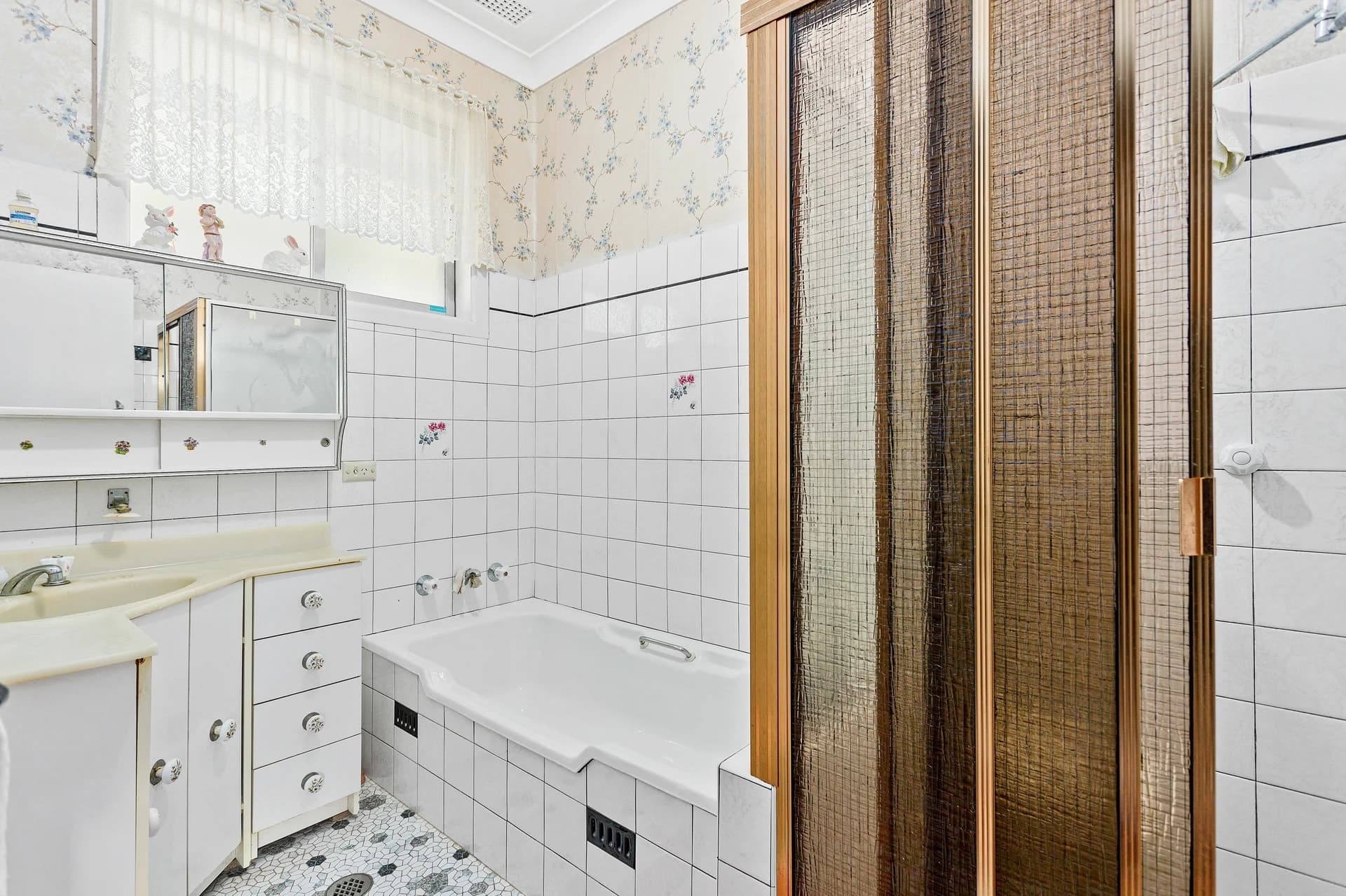 32 Beverley Avenue, UNANDERRA NSW 2526, Unanderra - Thumbnail 4