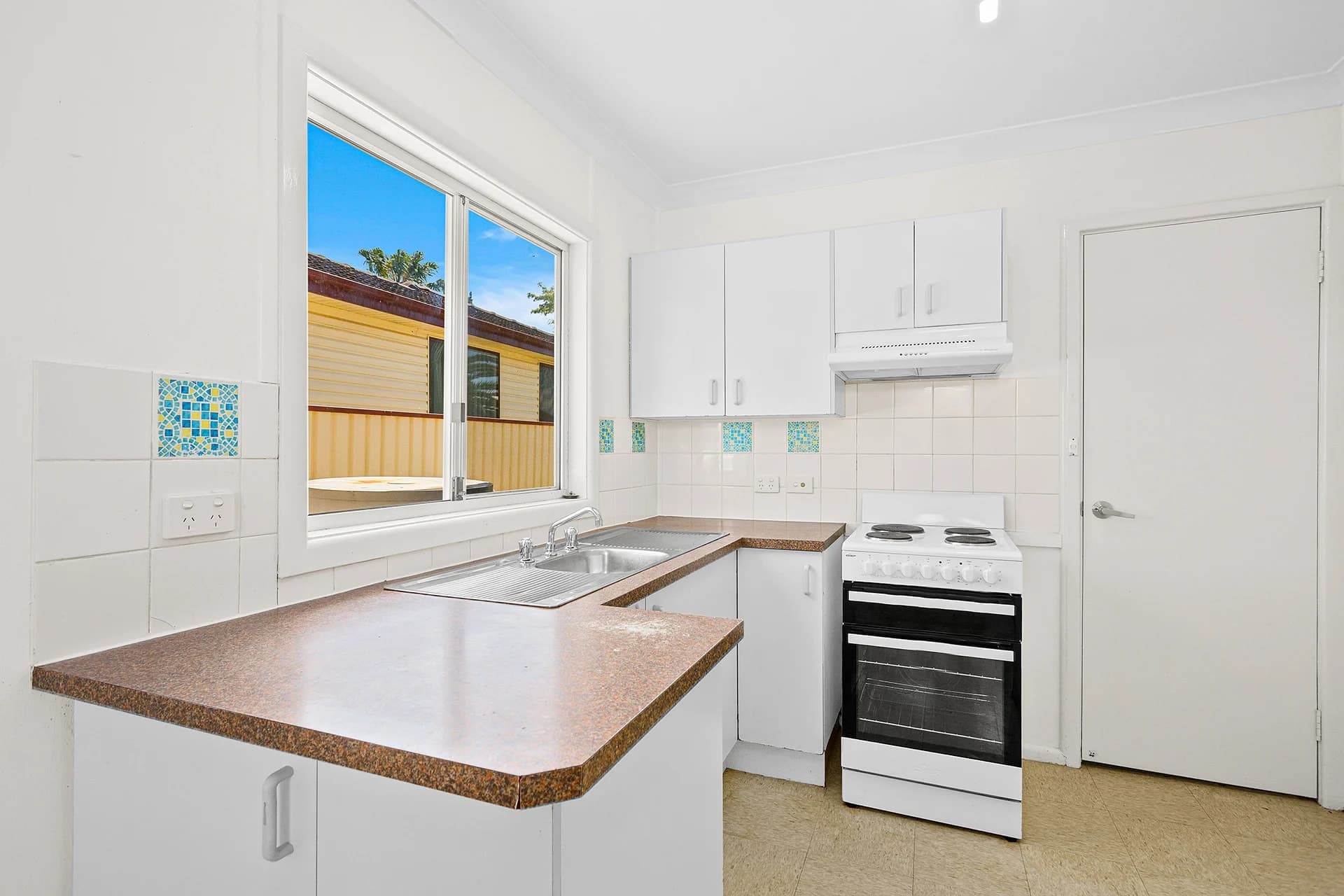 7 Alfred Crescent, LAKE ILLAWARRA NSW 2528, Lake Illawarra - Thumbnail 2