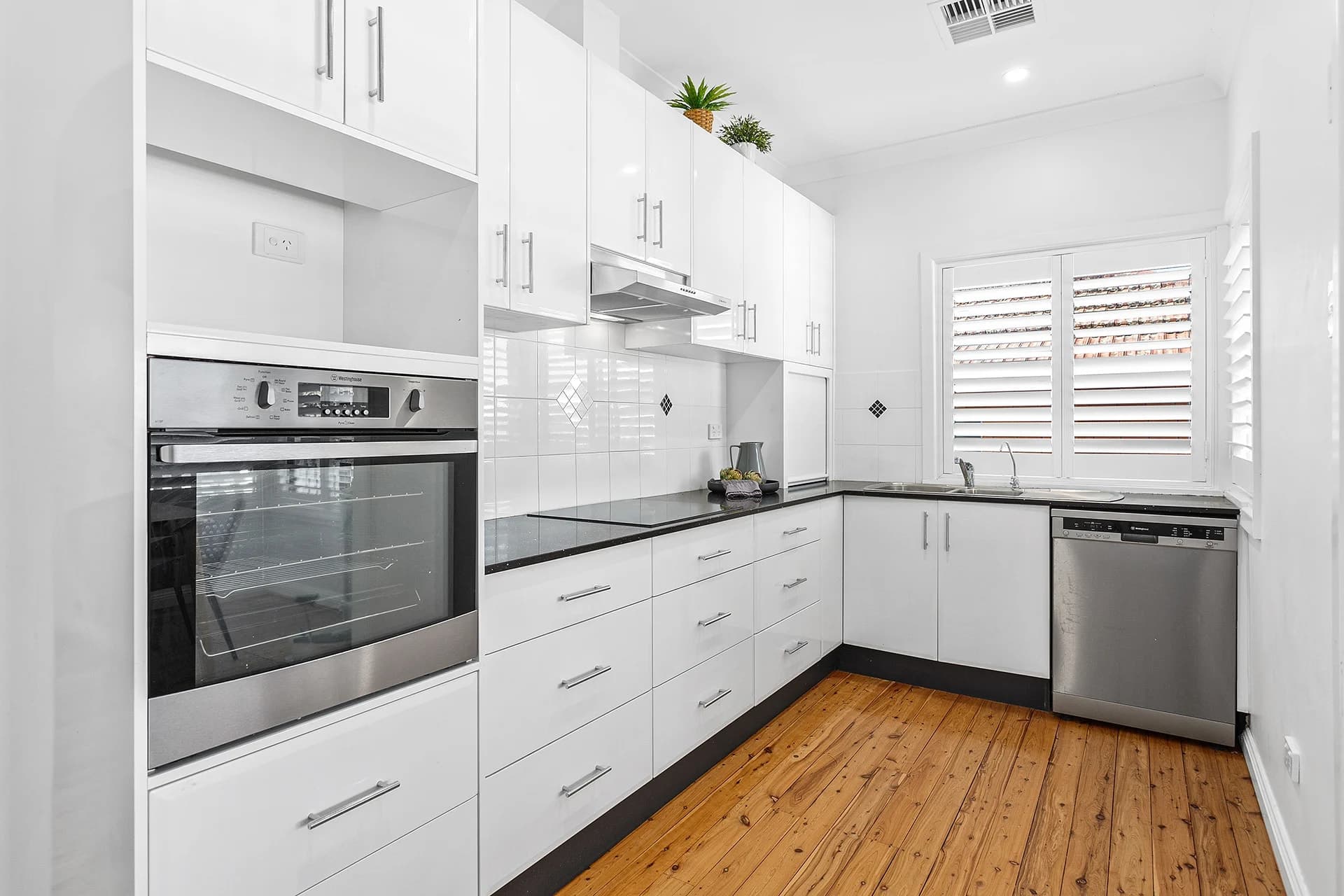 77 Cummins Street, UNANDERRA NSW 2526, Unanderra - Thumbnail 8