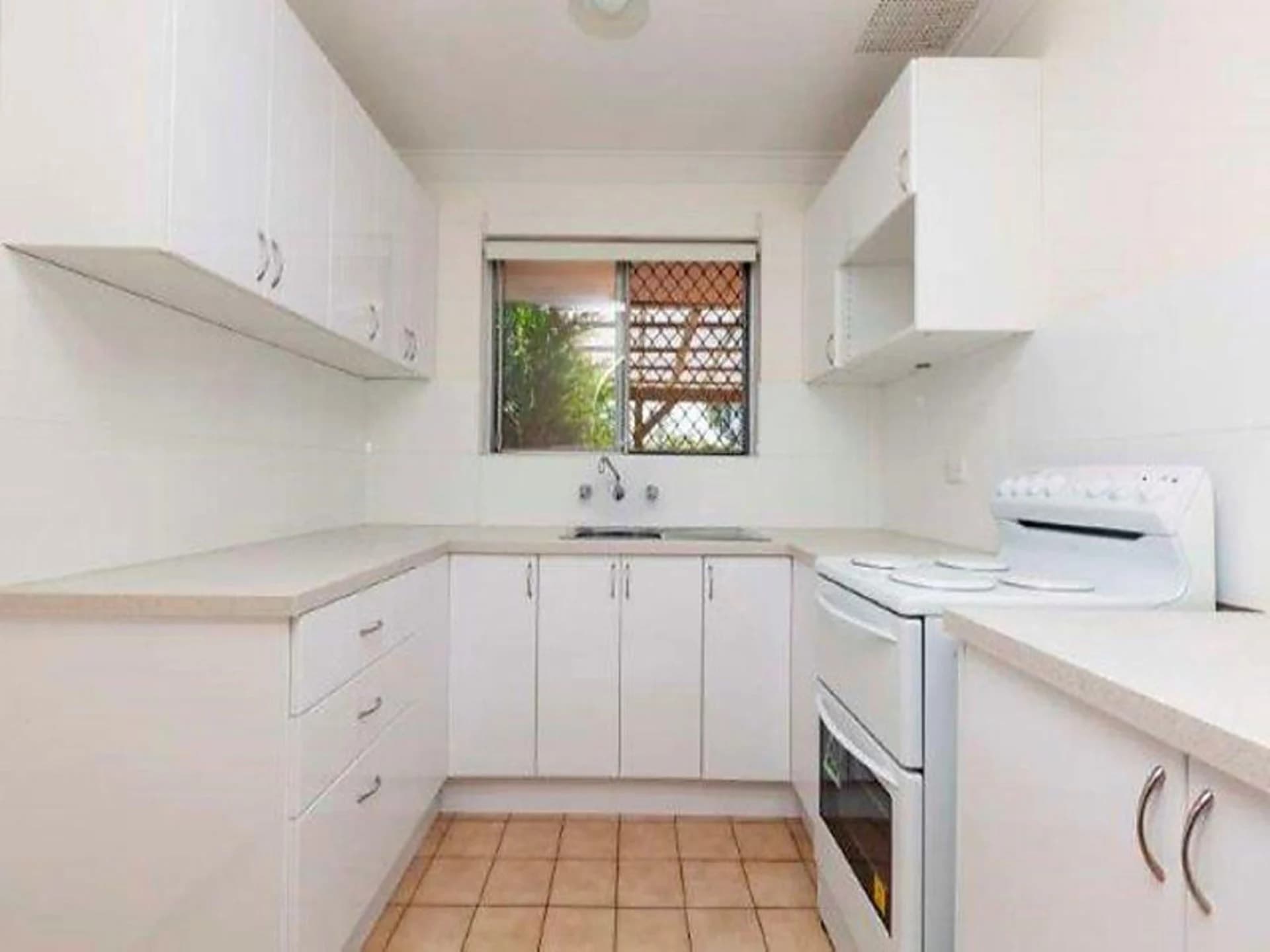 Delightful Duplex, 10B Clevedon Place, Kallaroo WA 6025, Kallaroo - Thumbnail 8