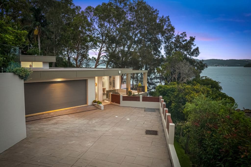 297 Avoca Drive, Green Point - Image 1