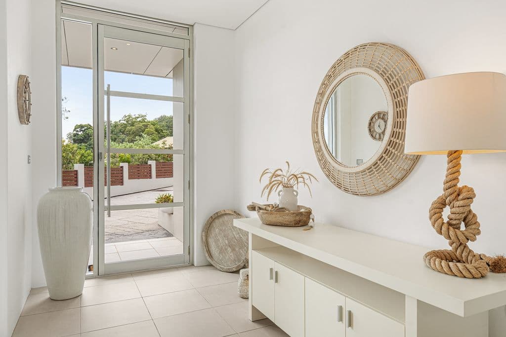 297 Avoca Drive, Green Point - Thumbnail 3