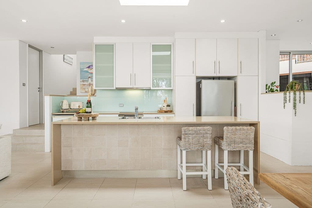297 Avoca Drive, Green Point - Thumbnail 4