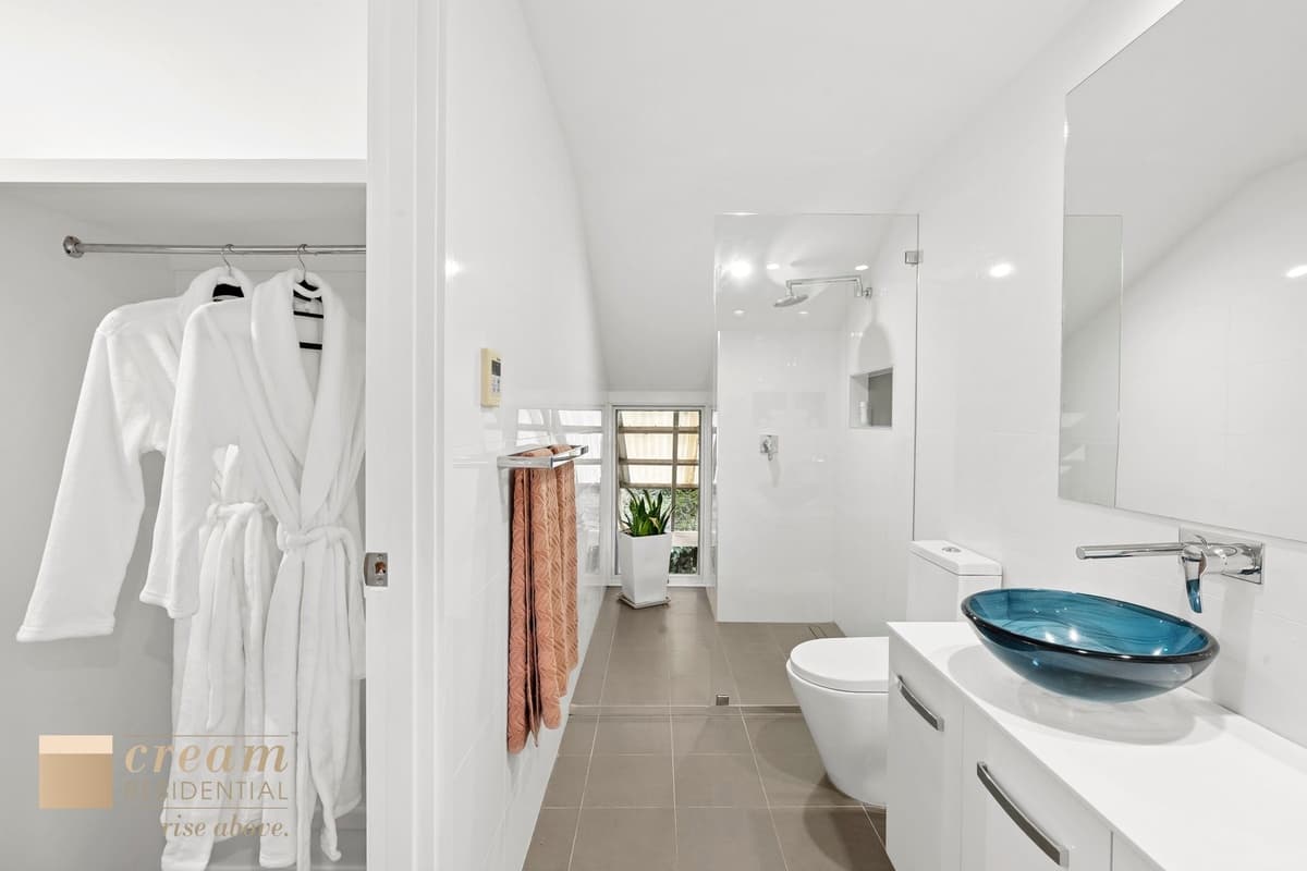 1/1 Cabarita Terrace, O'Malley, O'Malley - Image 1