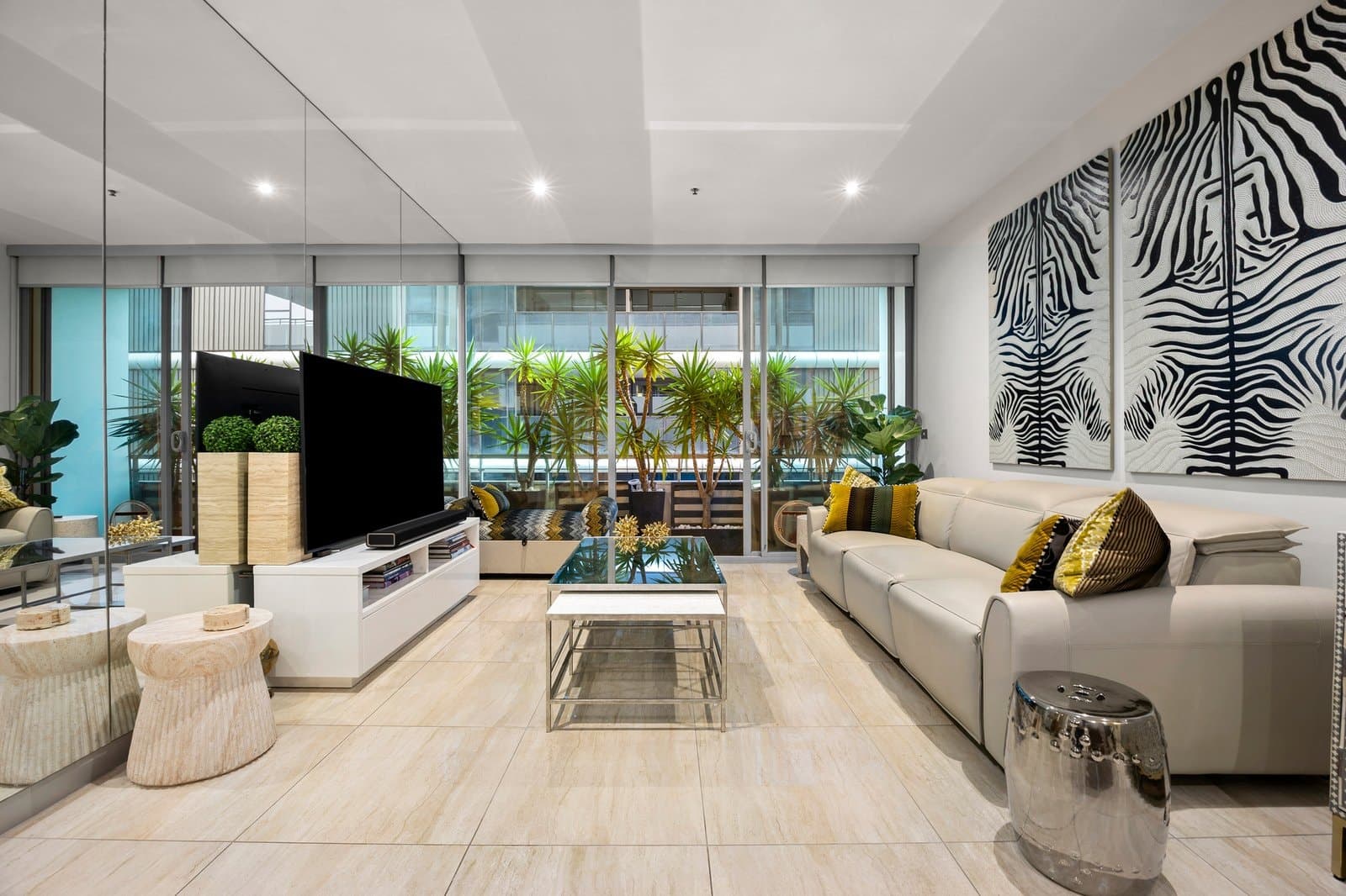 411/1 Roy Street, Melbourne - Image 1