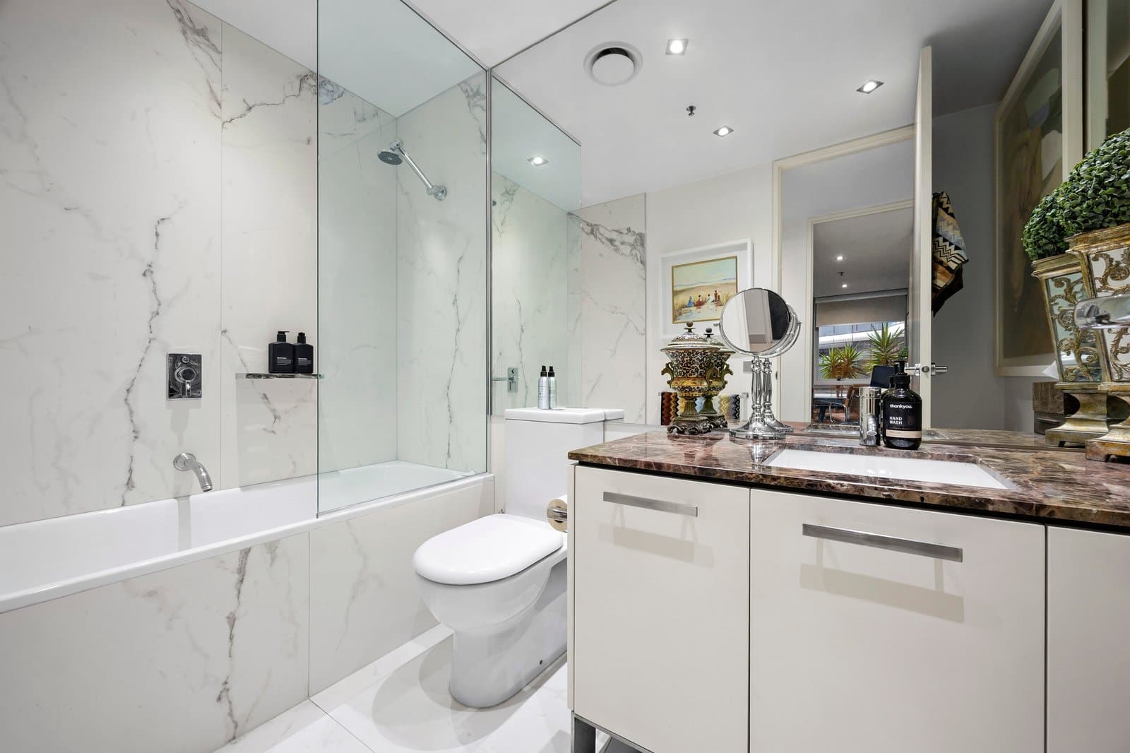 411/1 Roy Street, Melbourne - Thumbnail 4